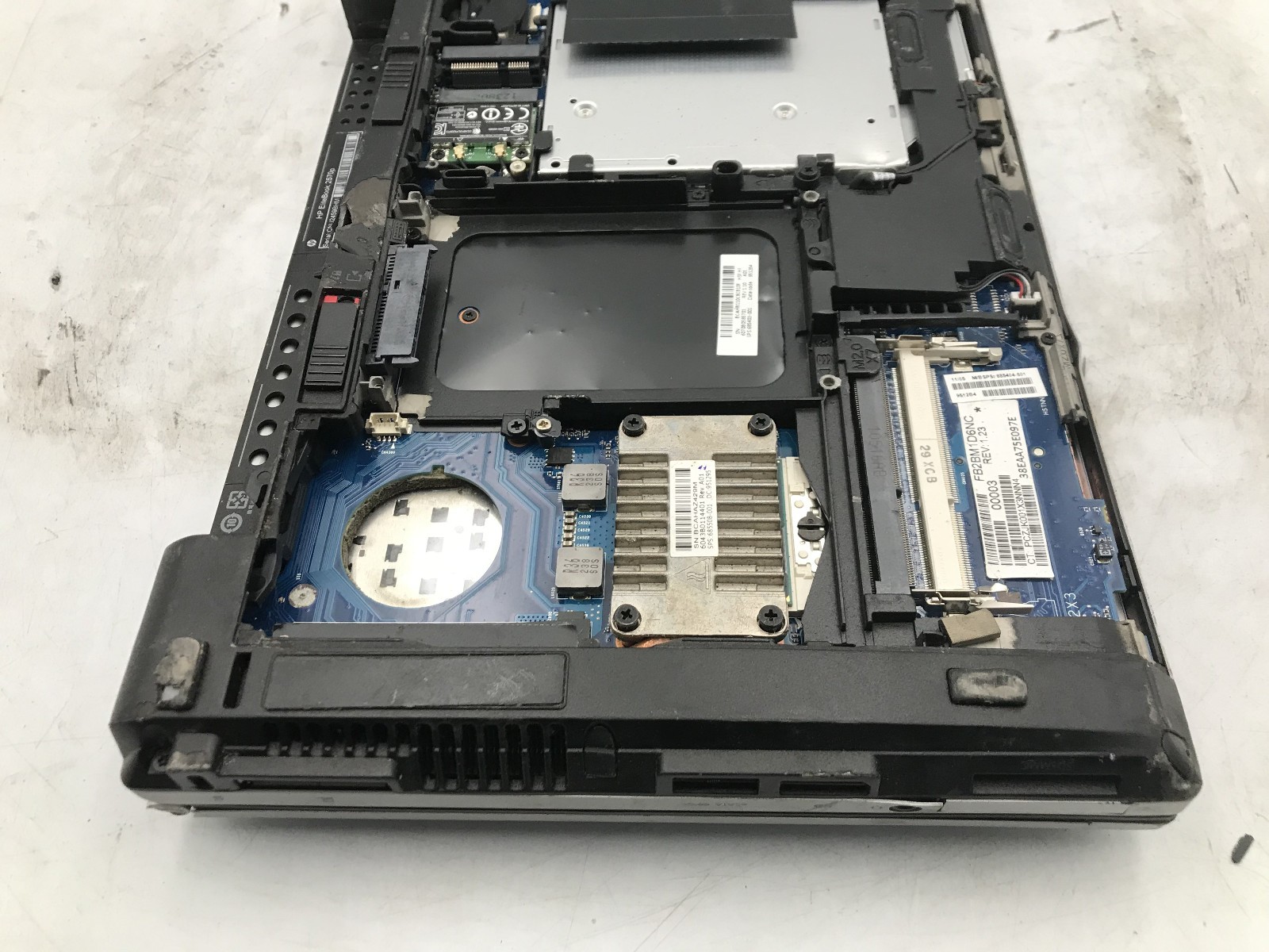 HP ELITEBOOK 2570P – FOR PARTS/DAMAGED – INTEL I5 3RD GEN – NO RAM -READ DESC-BB