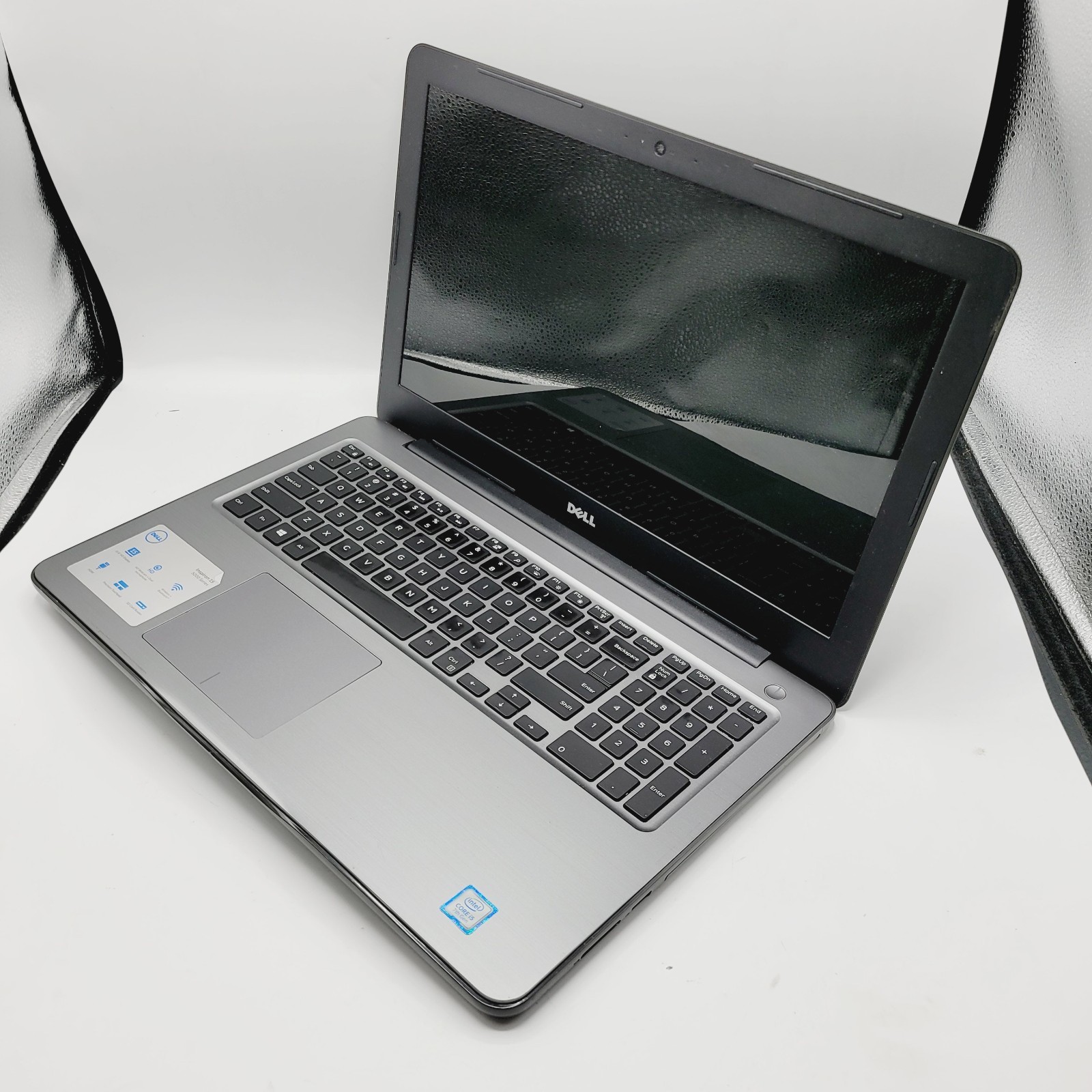 Dell Inspiron P66F Core i5-7th Gen No RAM No HDD 15.6″ – FOR PARTS