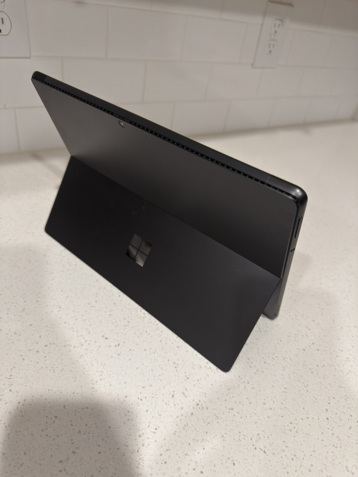 Microsoft Surface Pro 8 i7 16GB RAM 256GB SSD 13” Tablet Windows 11 + Charger