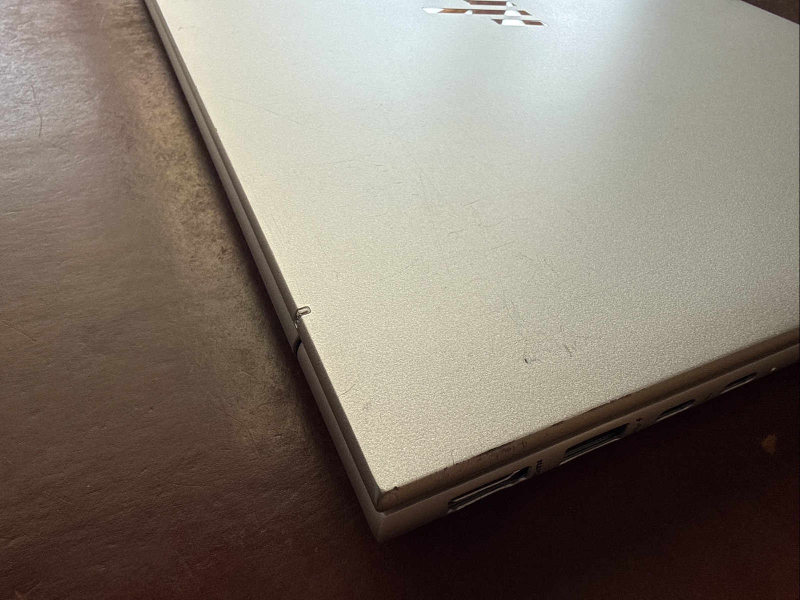 HP Elitebook 840 G9 14in FHD+ – Intel i5-1235U – 16GB RAM 256GB SSD