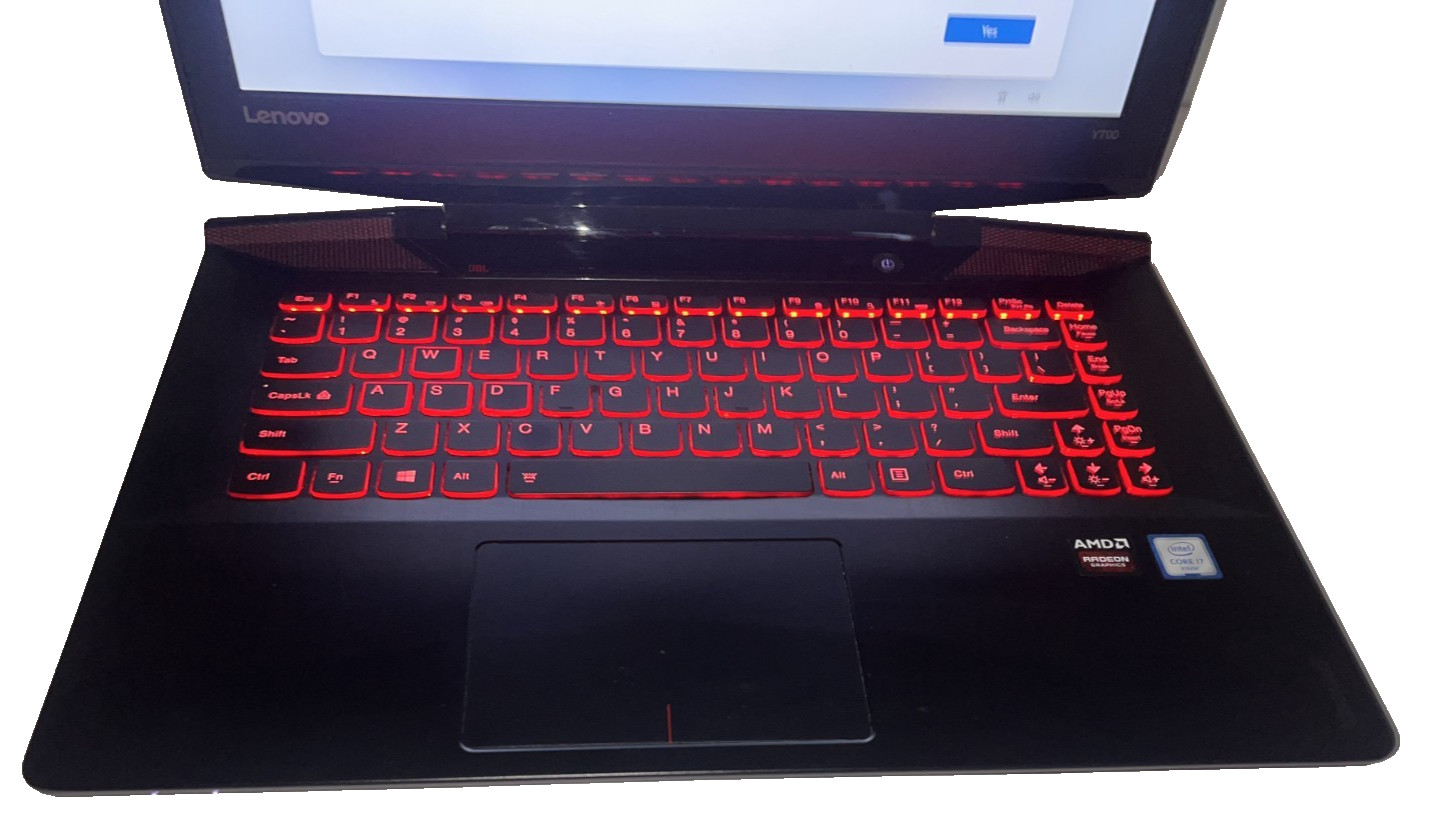 Lenovo IdeaPad Y700, i7-6700HQ, 16GB DDR4, 500GBHDD, 256GBSSD, R9 M375 2GB, W11H