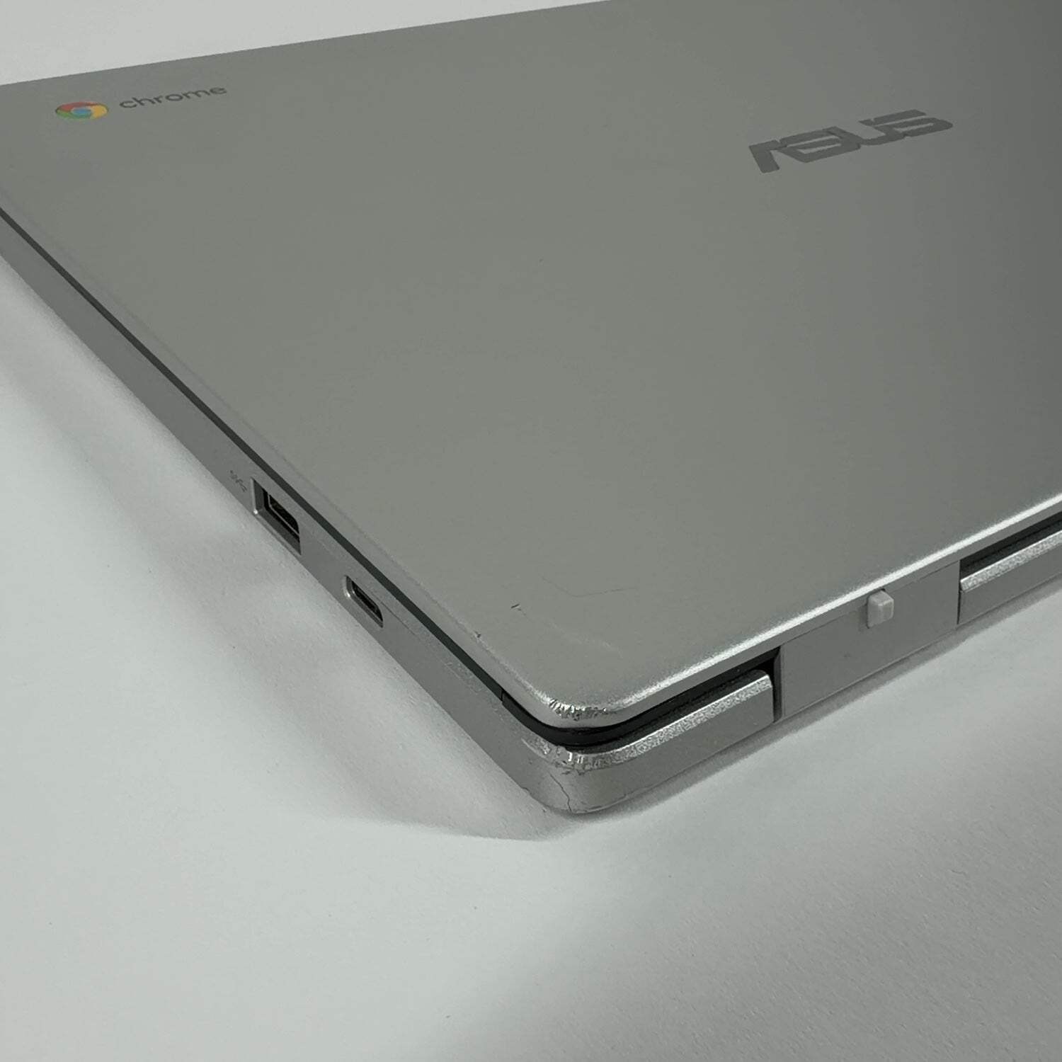 Asus Chromebook CX1 C423N 14″ Celeron N3350 1.0GHz 4GB RAM 64GB SSD
