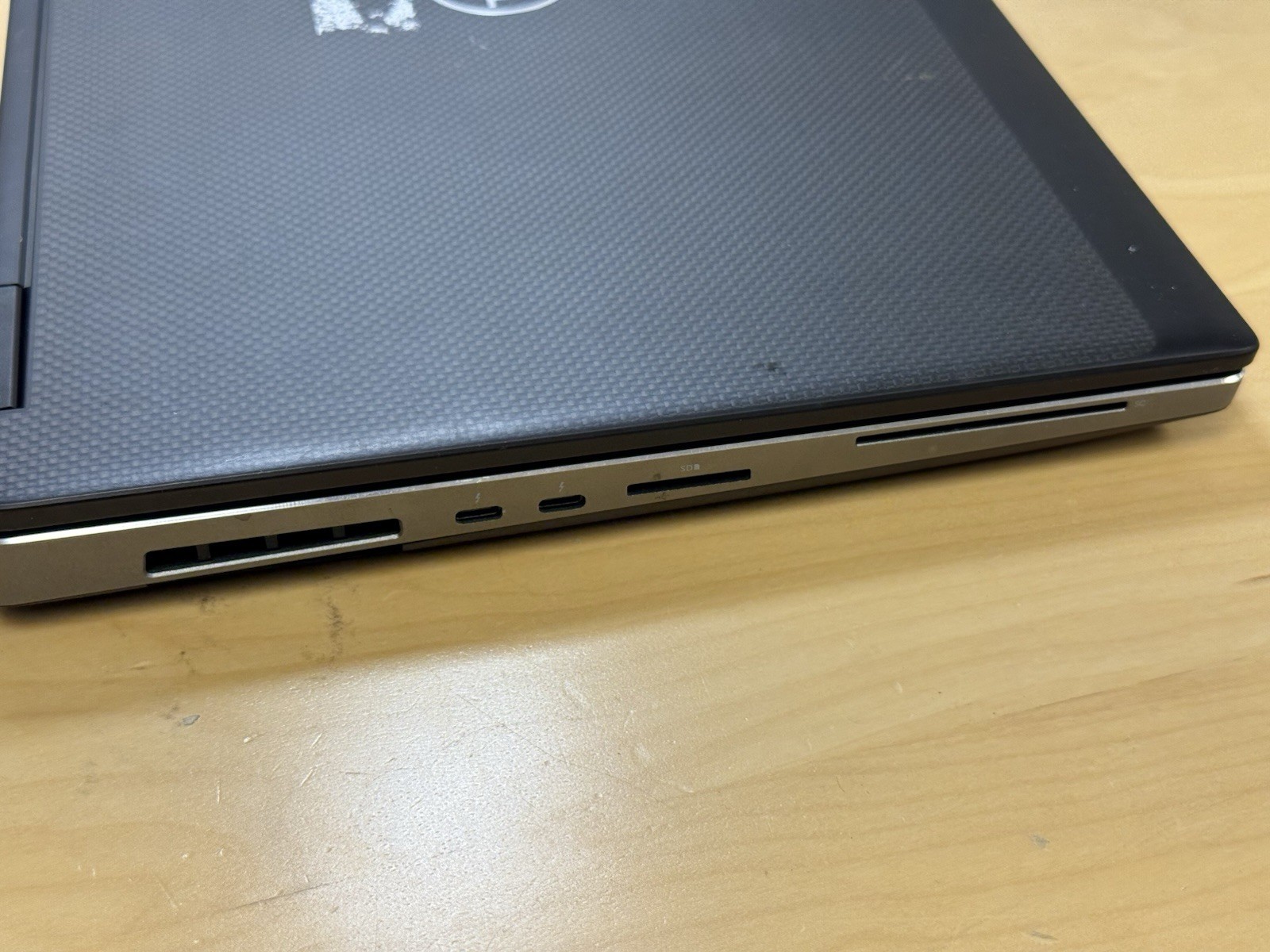 DELL PRECISION 7530 16GB NO HDD i9-8950 2.90 GHZ – TESTED