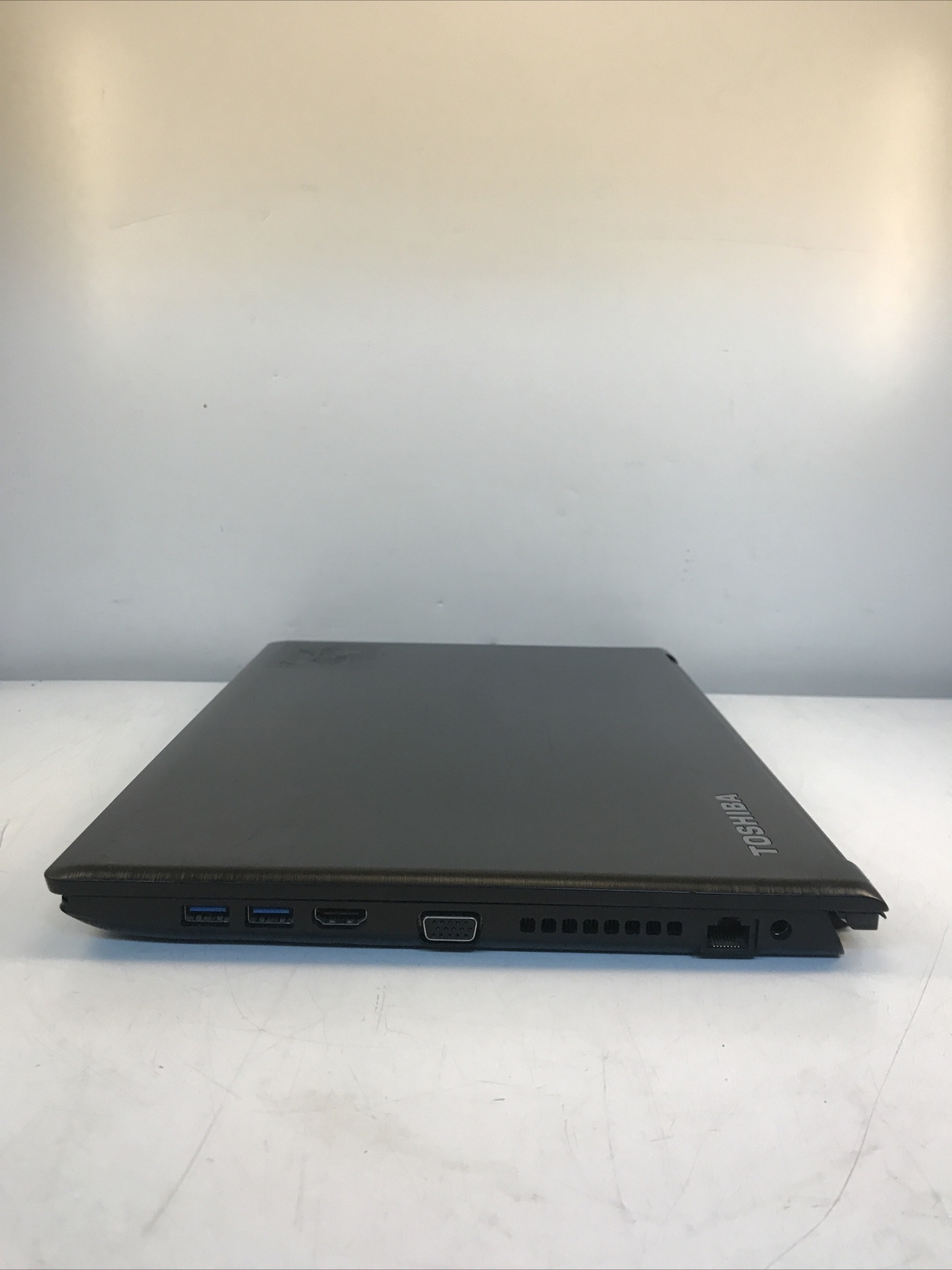 Toshiba Tecra A40-C i5-6200U 2.40GHz 4GB Ram No HDD Boot to BIOS