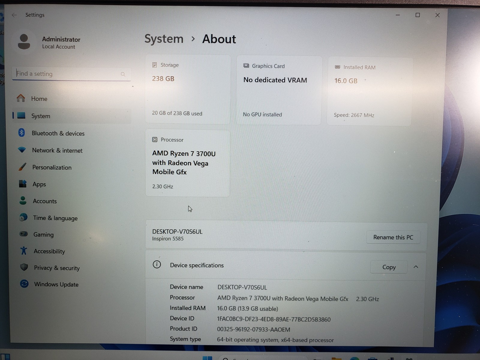 Dell Inspiron 5585 Ryzen 7 3700U 16GB RAM 256GB NVME SSD 15.6″ Win11H