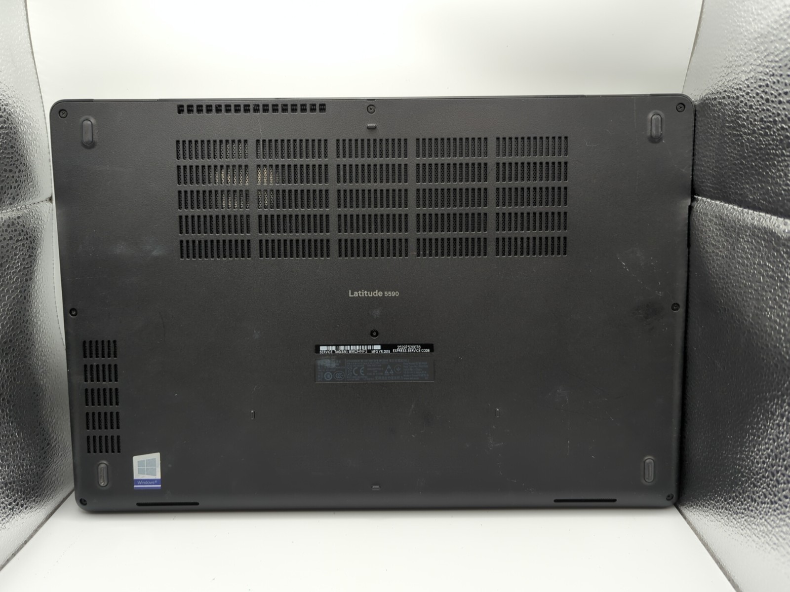 Dell Latitude 5590 intel i5-8350U FHD 8GB RAM 400GB HHD Windows 10 Pro