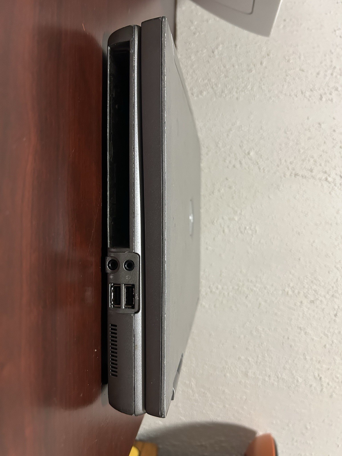 Dell Latitude D810 512 MB RAM No HDD No WiFi Card No Optical Drive ..Power On