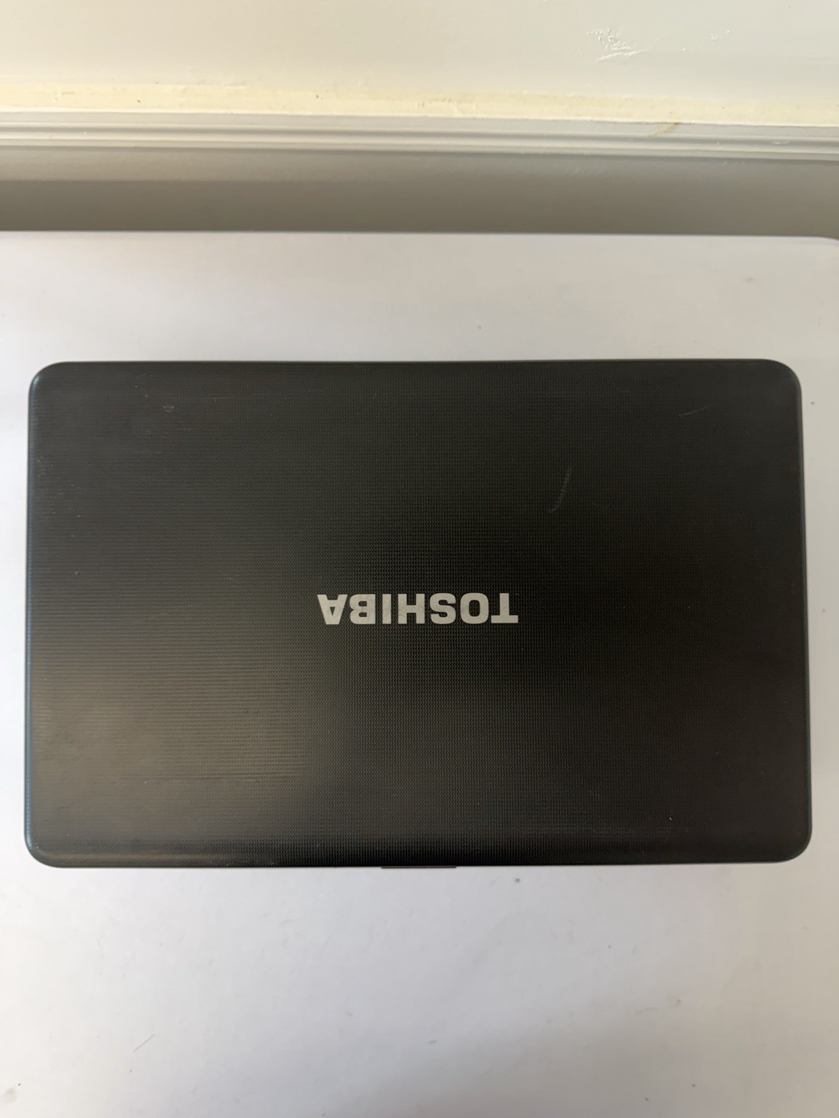 Toshiba Satellite C875-S7205 Laptop – Good Screen – Intel Pentium B970 -Read Des