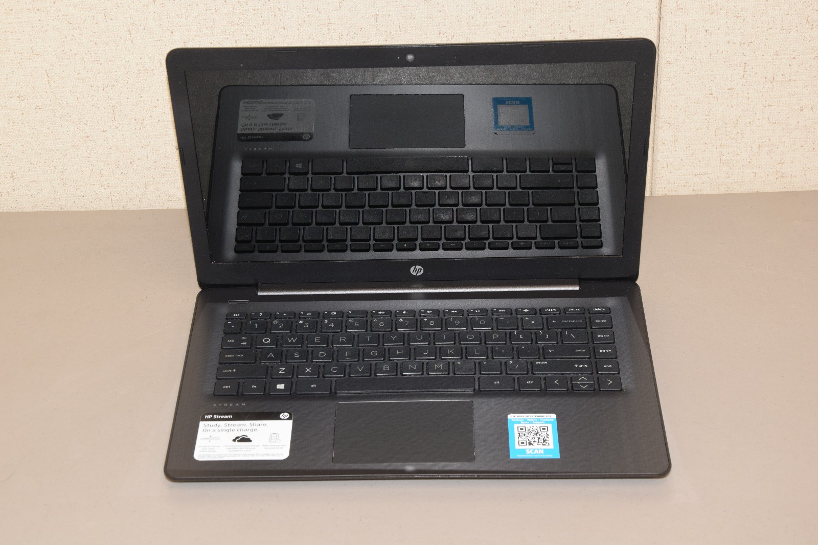 HP Stream 14-ds0035nr 14″ AMD A4-9120e Dual Core 4GB DDR4 32GB eMMC SSD Webcam