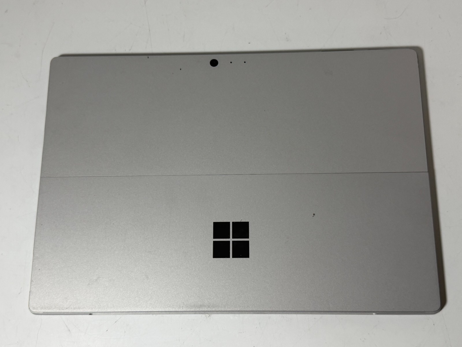 Microsoft Surface Pro 5 1796 12.6″ i7-7660U 8GB 256GB SSD with Keyboard