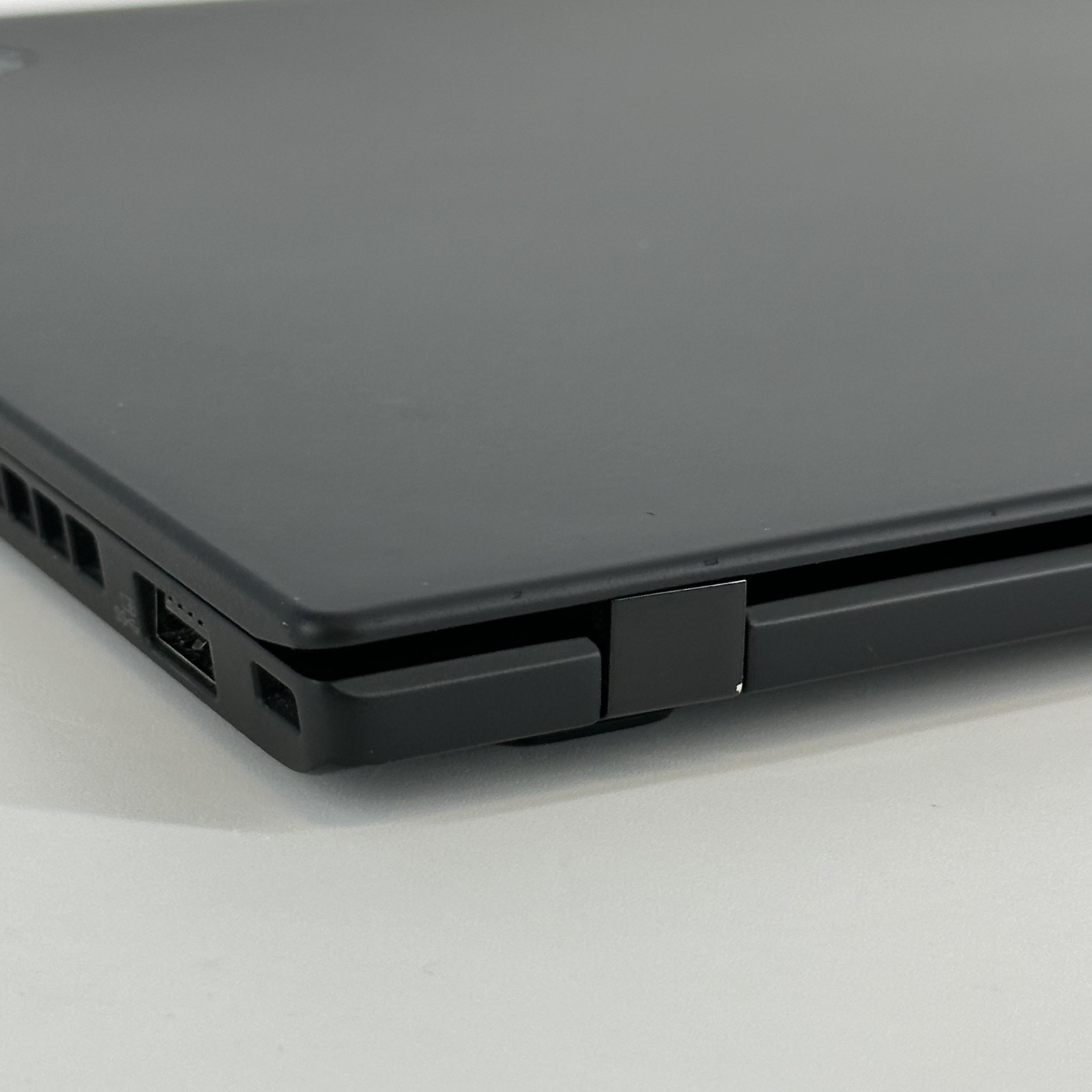 Lenovo ThinkPad X1 Carbon Gen 6 14 2K i7-8550U 1.80GHz 16GB 256GB BAD USB-C Port