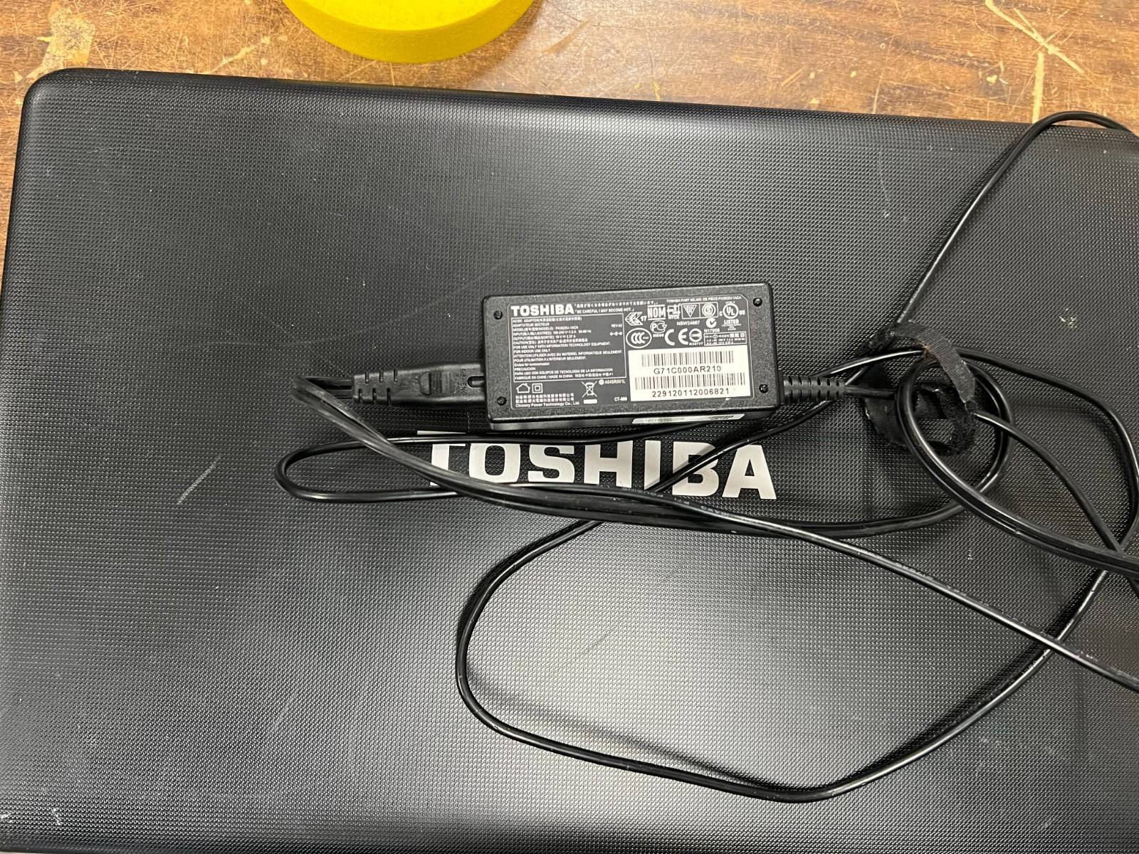 Toshiba Satellite C675D- S735 17.3″ AMD E-300 1.30 GHz 4 GB No HDD No OS