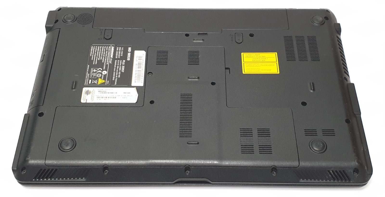 Medion Akoya E7624 i3-2350M 2.30GHz 500GB 8GB Laptop Windows 7 17.3″ GT 620M 1GB