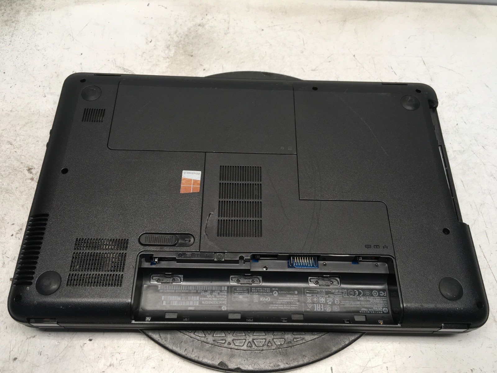 HP 2000-2D62NR Intel i3-3110M 2.4GHz 4 GB NO HDD
