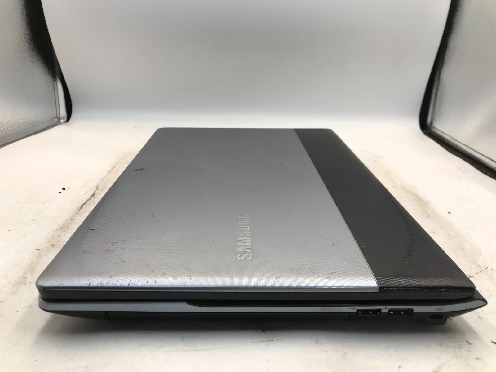Samsung 300E Intel Core i3-2330M 15″ Laptop- DOES NOT POWER/PARTS ONLY -MZ