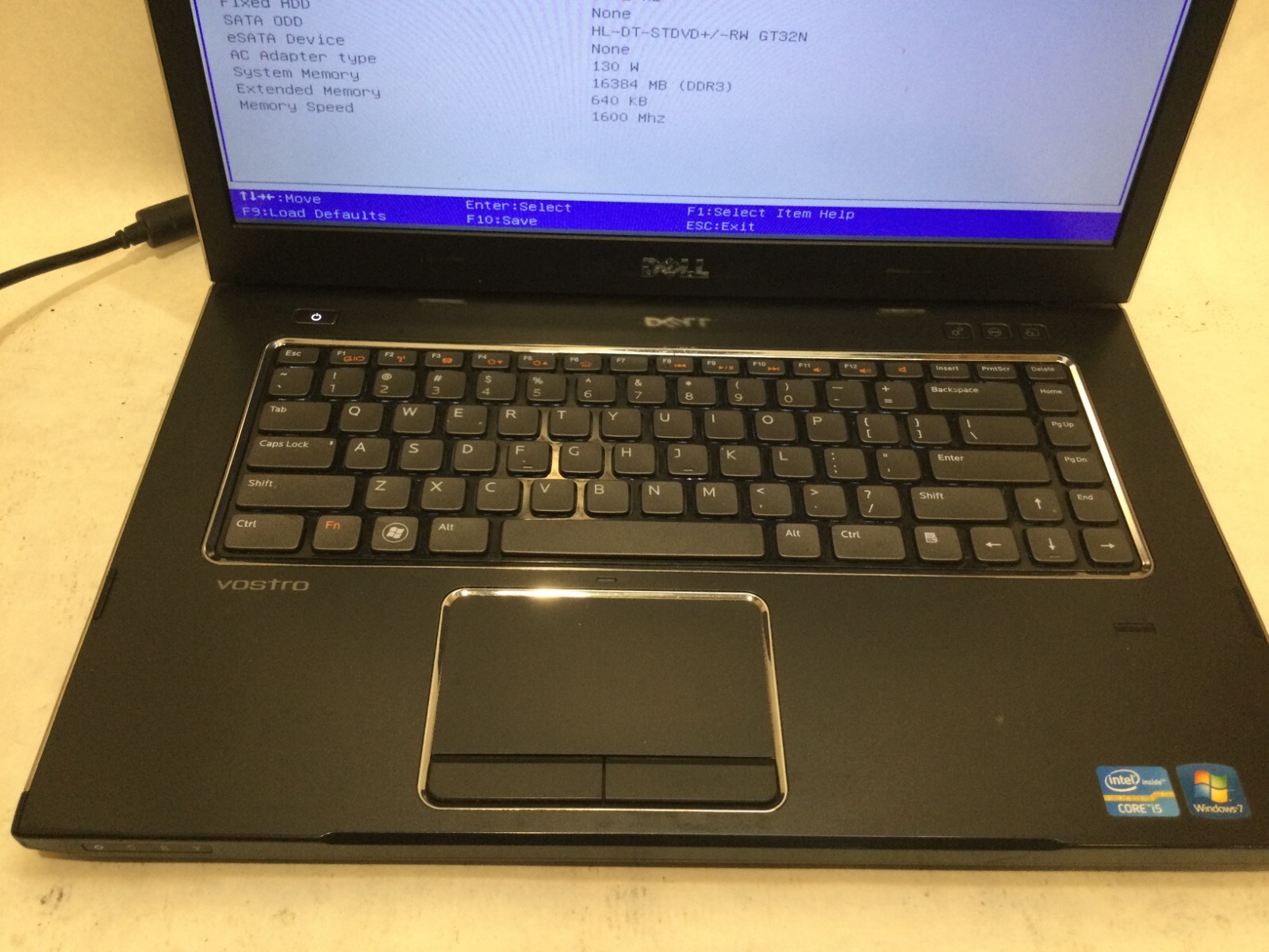 Dell Vostro 3550 15.6” / Intel Core i5-2410M @ 2.30GHz / (MISSING PARTS!) -MR