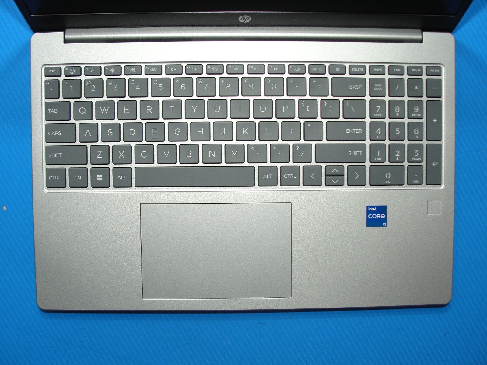 HP 15t-FD000 15.6”HD Intel Core i5-1334U 1.3GHz 8GB SSD Reset 256GB + Charger