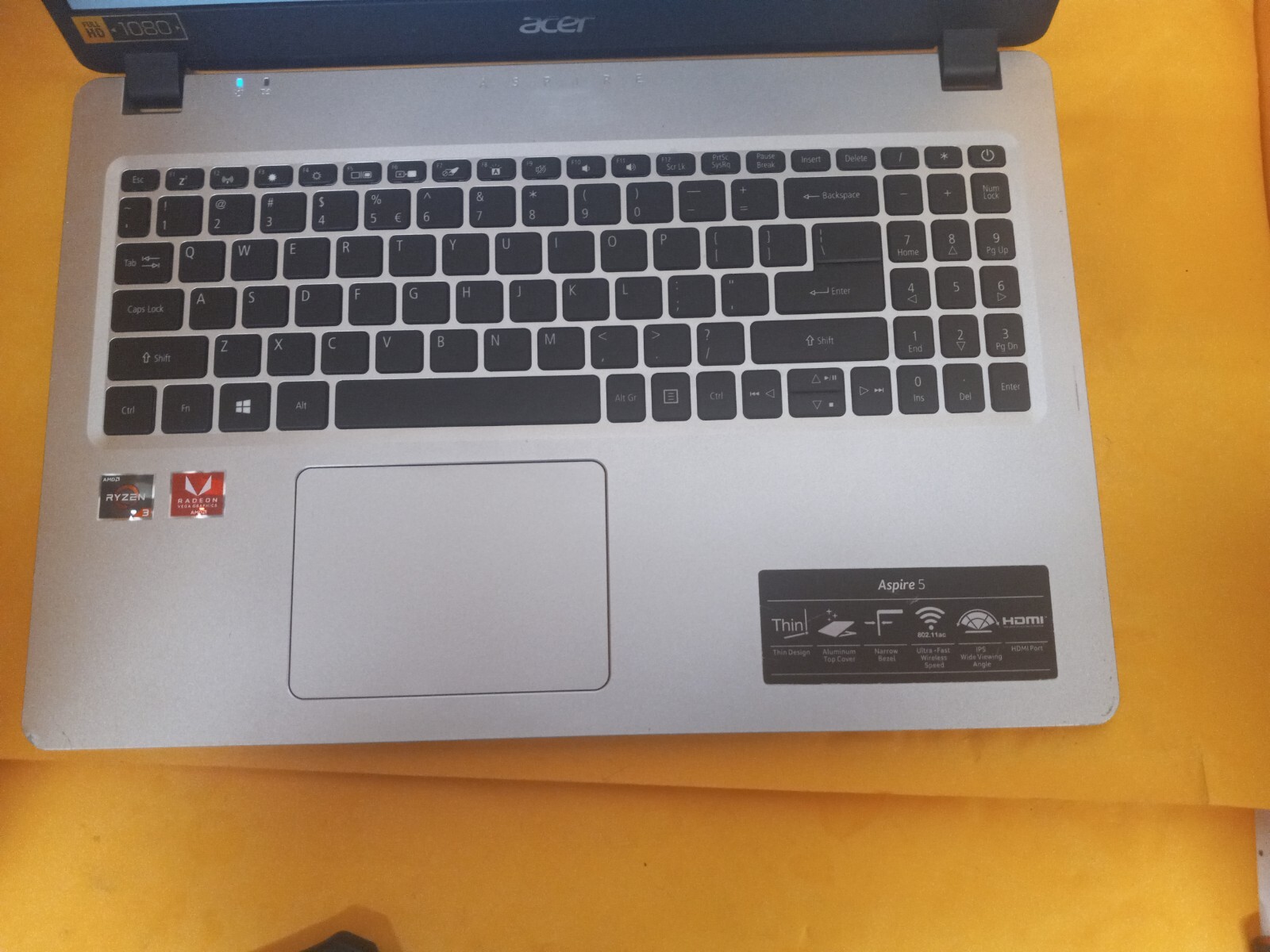 Acer Aspire 5 15.6″ , AMD Ryzen 3 3200U 2.6GHz, 8GB RAM 128GB SSD WiFi Win 11