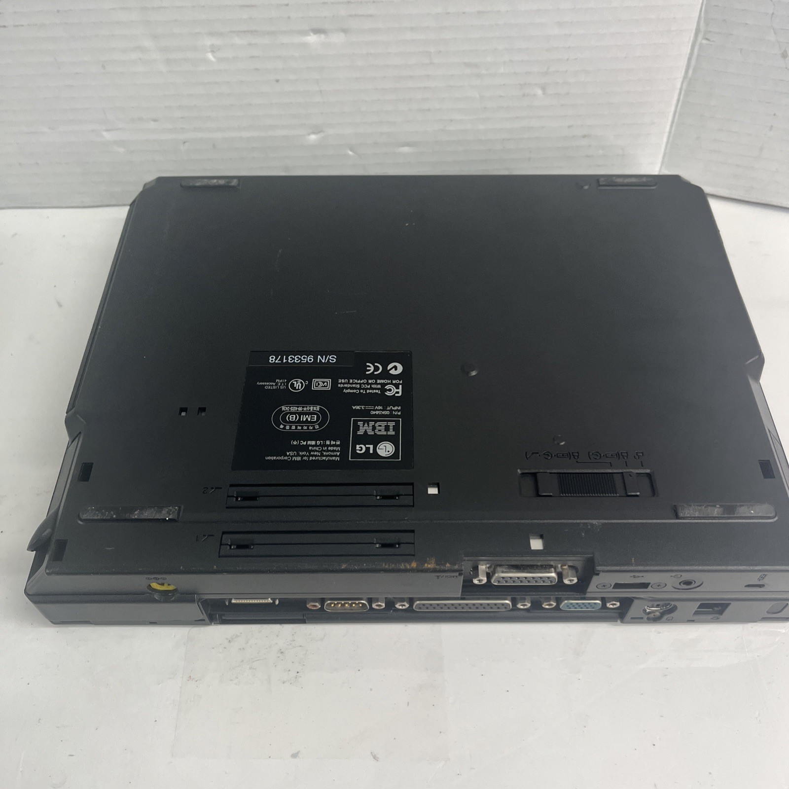 VINTAGE IBM ThinkPad 570 13″ Intel Pentium 2 + DOCKING STATION