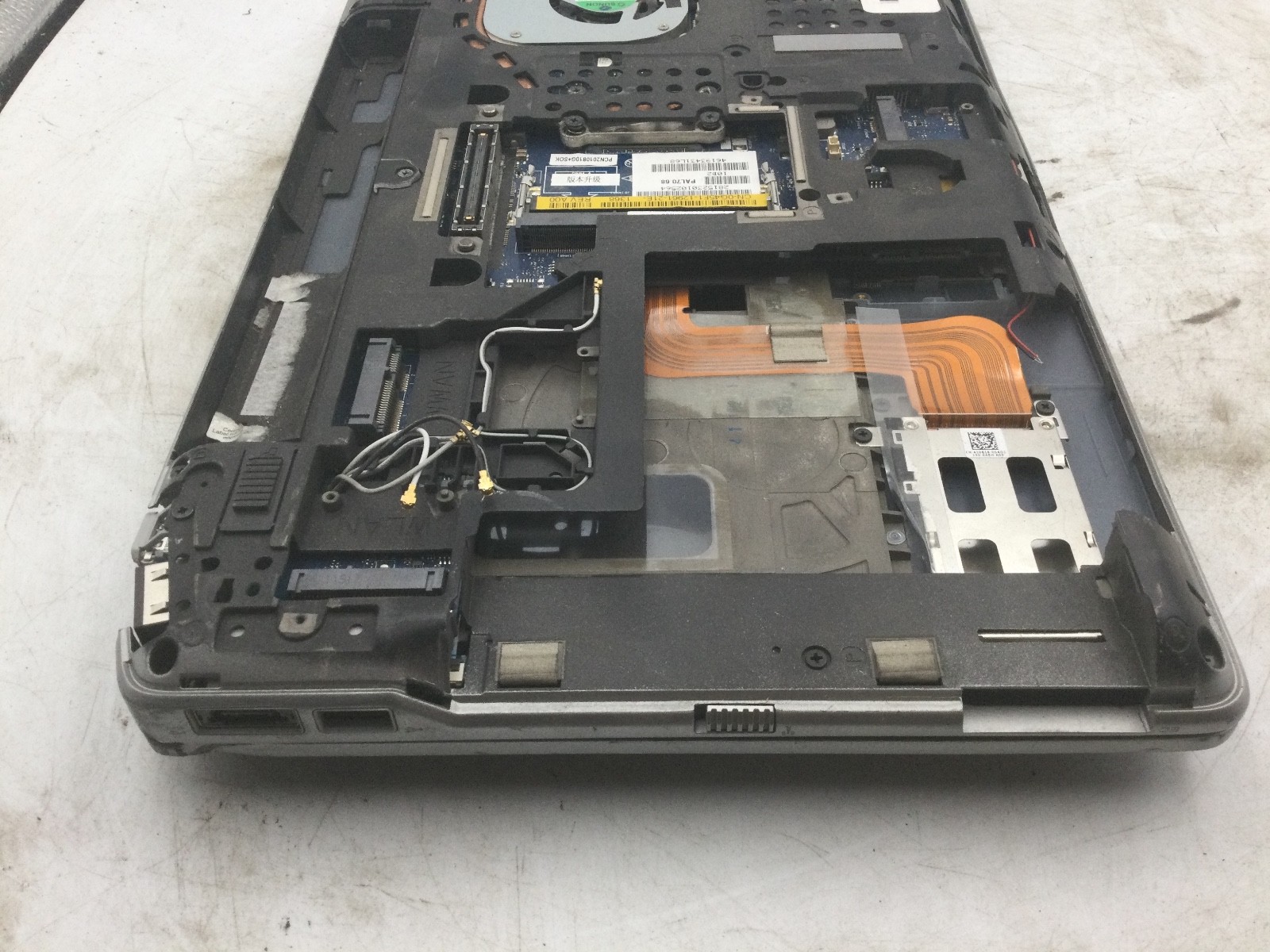 DELL LATITUDE E6320 – FOR PARTS / NO POWER – INTEL I5 – NO RAM -READ DESC – BB