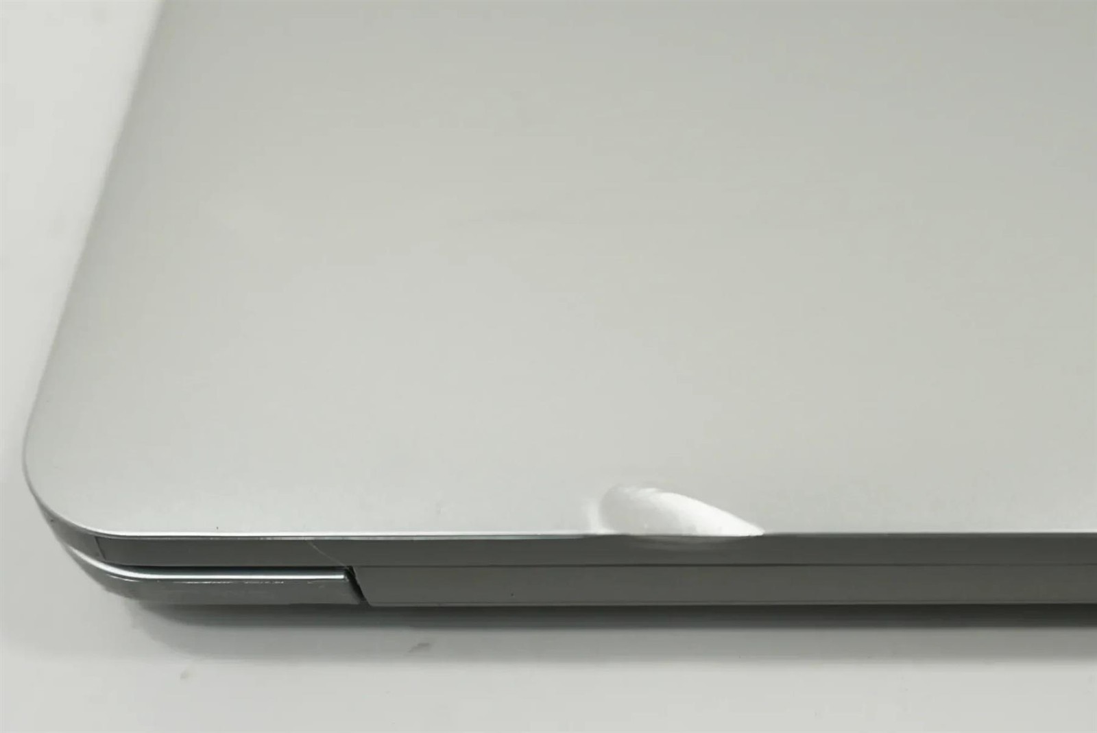 Lenovo 82LX IdeaPad 1 15.6″ Intel Pentium Silver N6000 1.10GHz 4GB 128GB