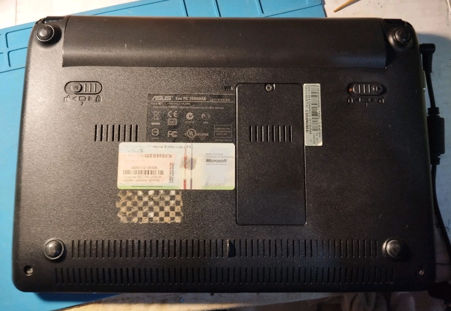 ASUS Eee PC MINI NOTEBOOK 1005HAB BLACK 1G DDR2 ATOM270 WIFI CAMERA WINXP Good