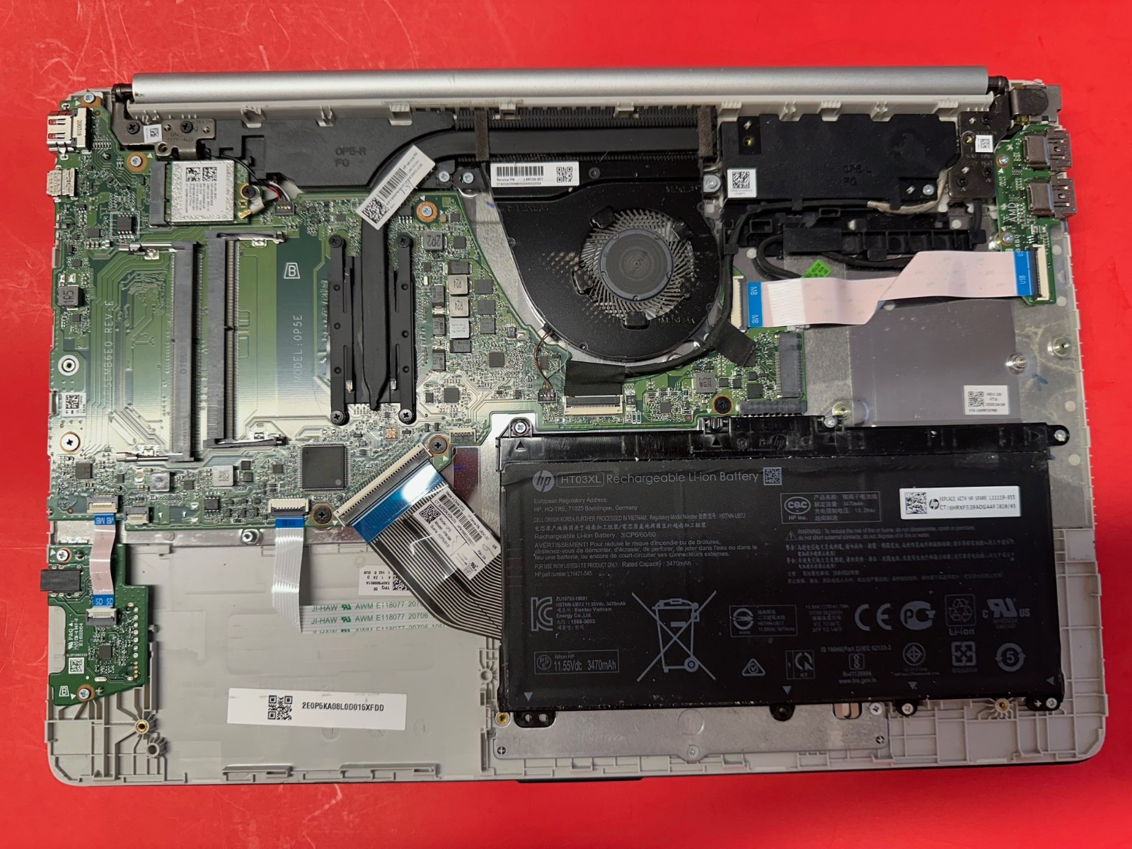 HP Laptop – 15-ef0023dx 15″ HD Touch RYZEN 5 3500U Radeon Vega 8 Webcam *READ*