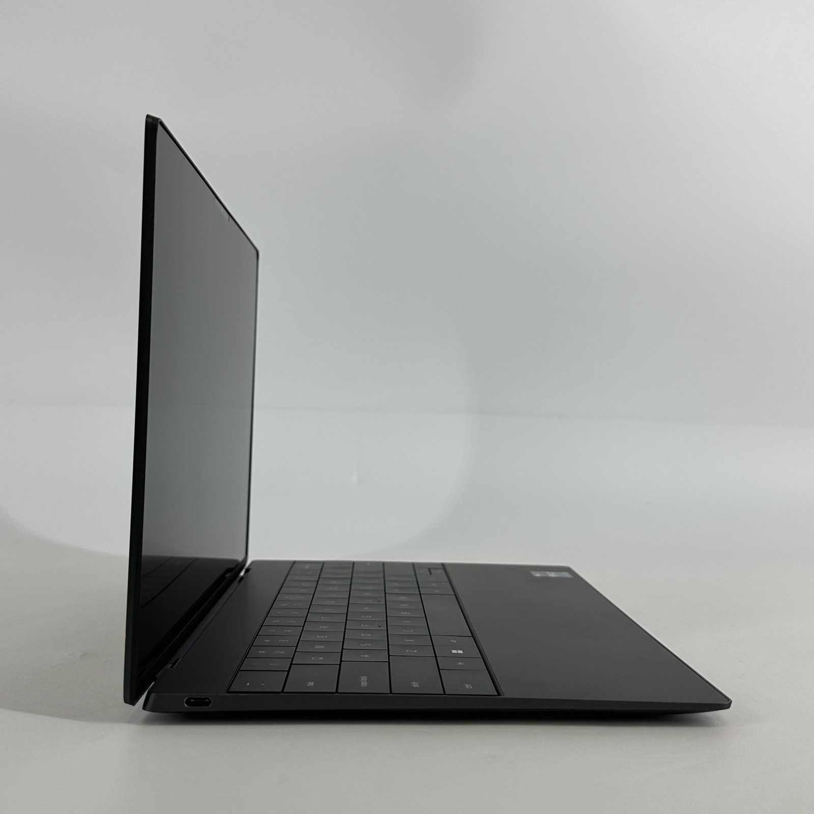 Dell XPS 13 Plus 9320 Black FHD+ 1.8 GHz i7-1280P 32GB RAM 512GB SSD Good