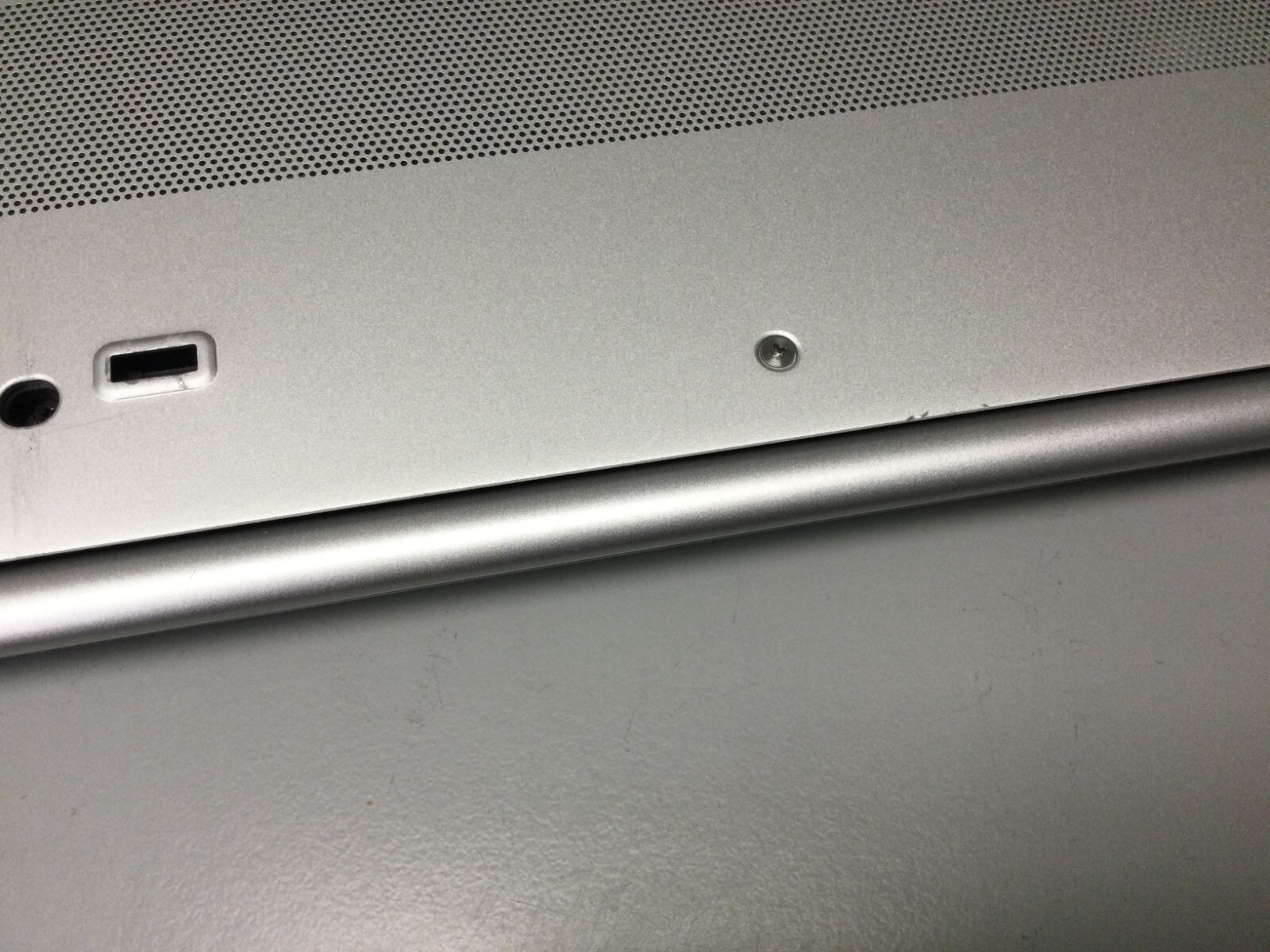 HP EliteBook 840 G5 14″ AMD RYZER 3 PRO 3TH GEN 2.10GHz 16GB RAM 128GB SSD