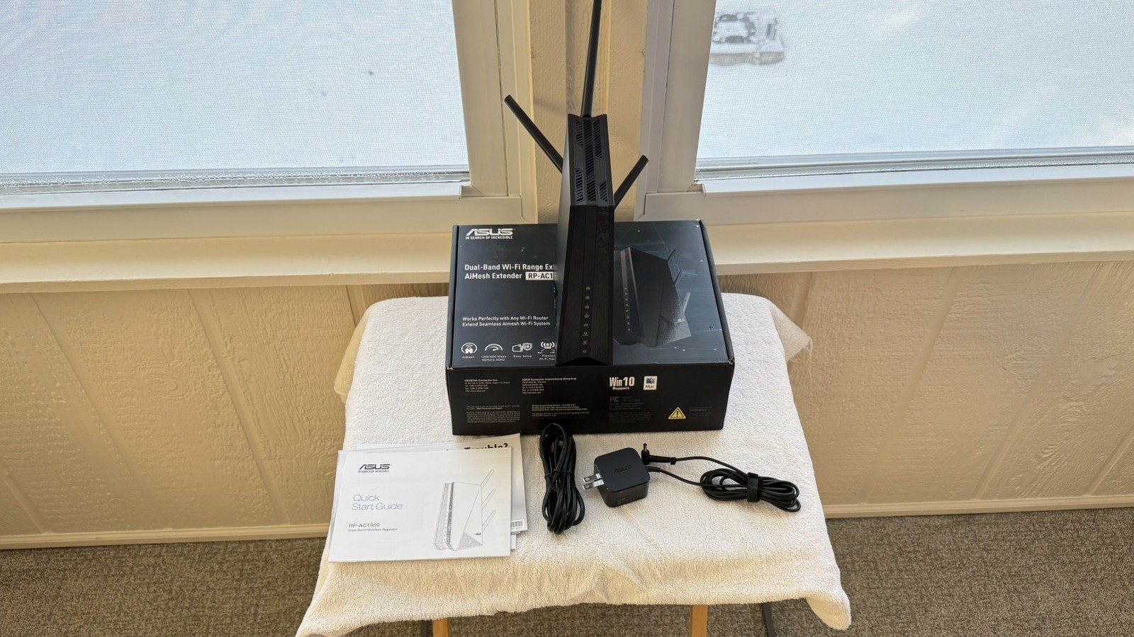 Asus RT-AC 88U WiFi Router/ Asus RP-AC 1900 WiFi Range Expander/ Motorola Modem