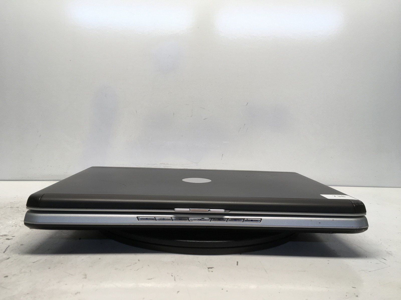 Dell Inspiron 1720 Intel Core 2 Duo 06FD 2GHz 2 GB NO HDD No Batt