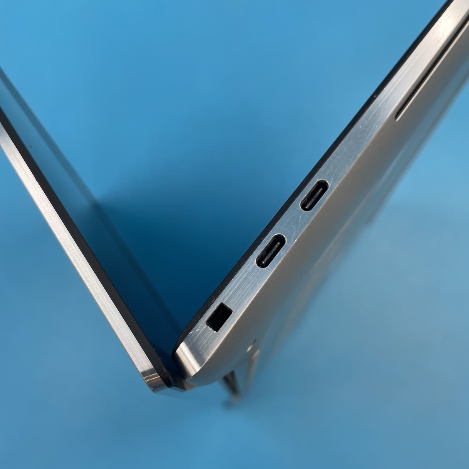 Dell XPS 15 9520 | i9-12900HK | 64GB RAM | 512GB SSD | 3050 Ti | WIN11 PRO | 74%