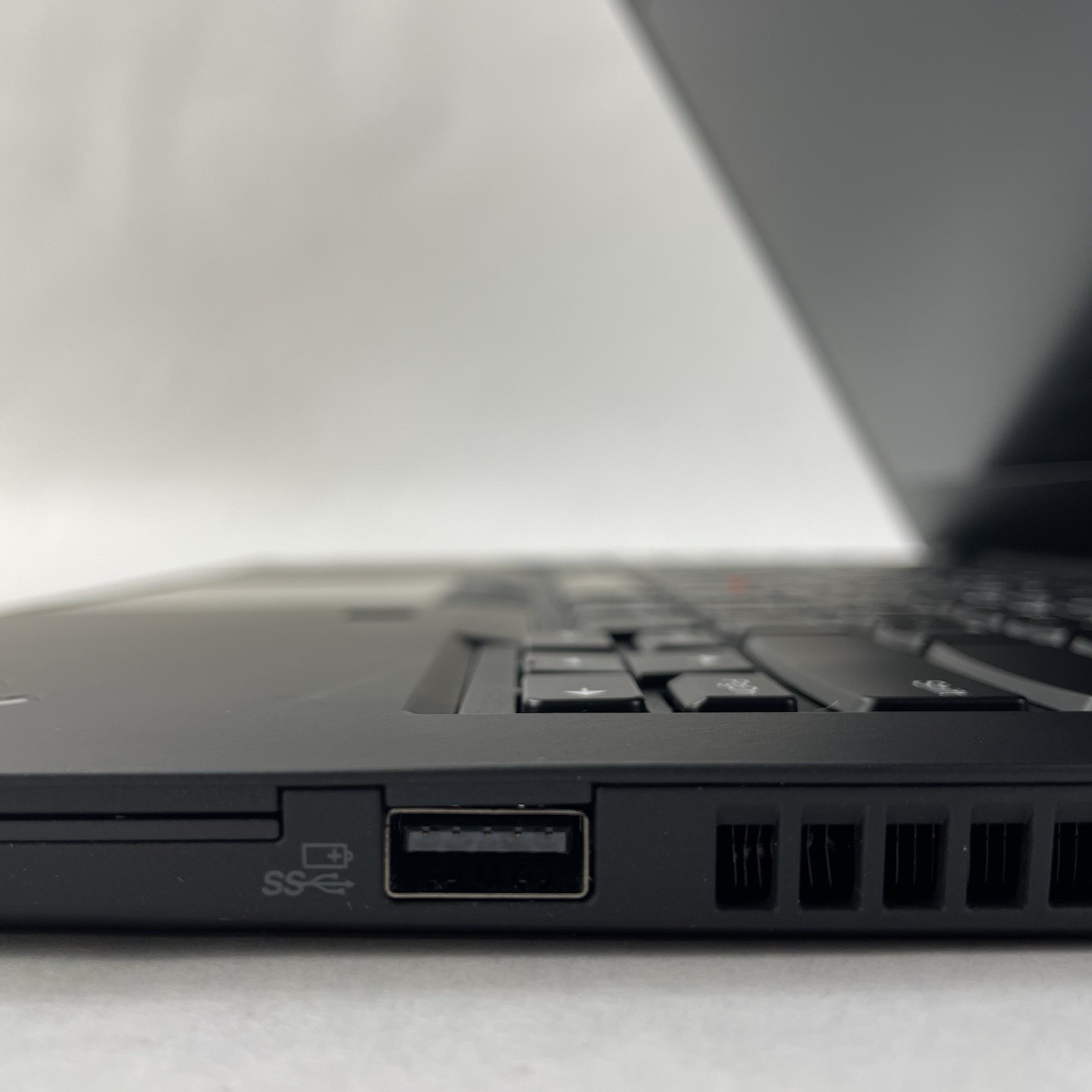 Lenovo ThinkPad T14 Gen2i 14″ i5-1145G7 2.60 GHz 16 GB RAM No SSD/OS/AC/Batt