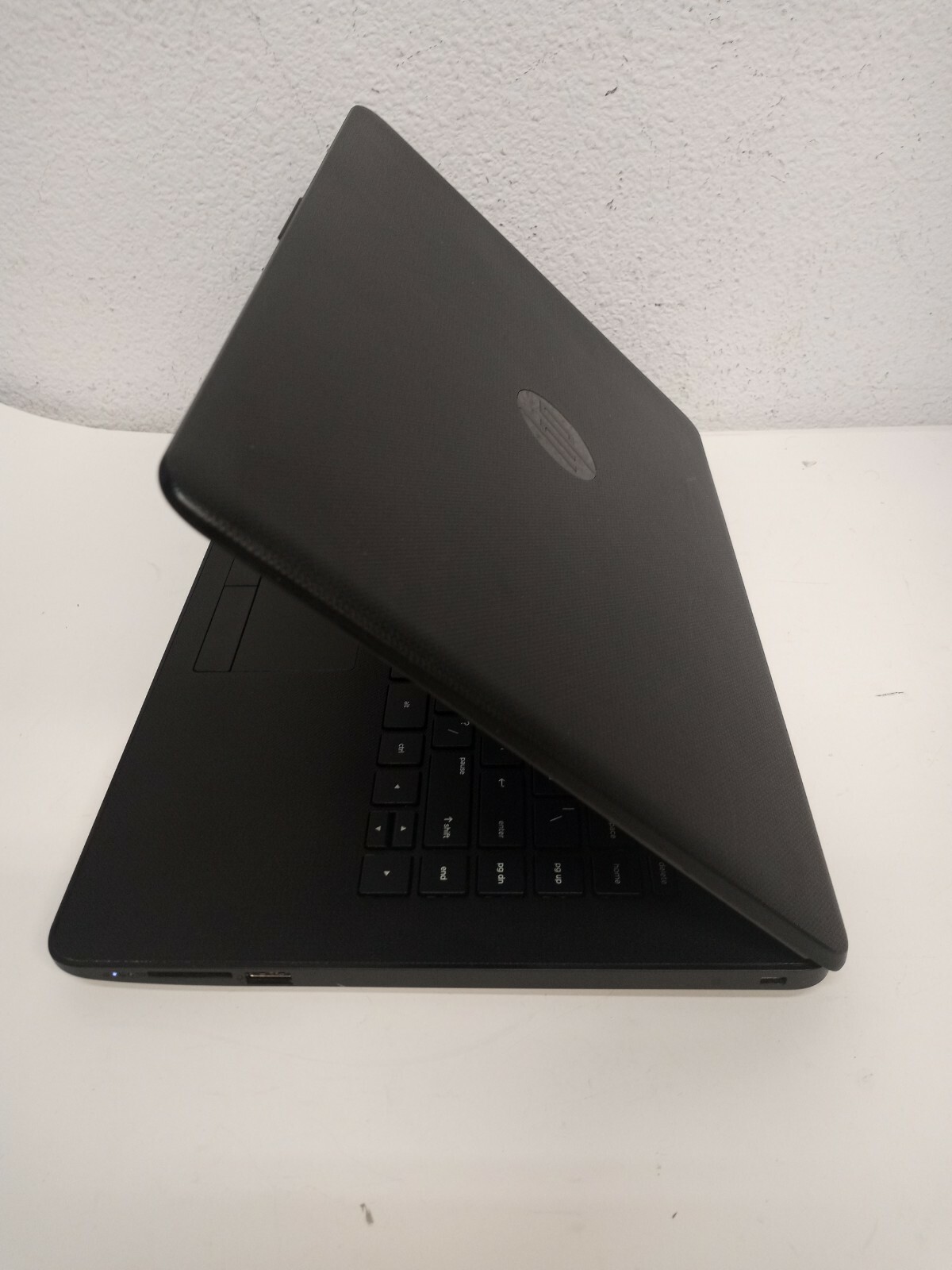 HP Laptop 14-bw012nr 14″ AMD E2-9000E Radeon 1.50GHz 4GB Ram 32GB SSD BT Win10