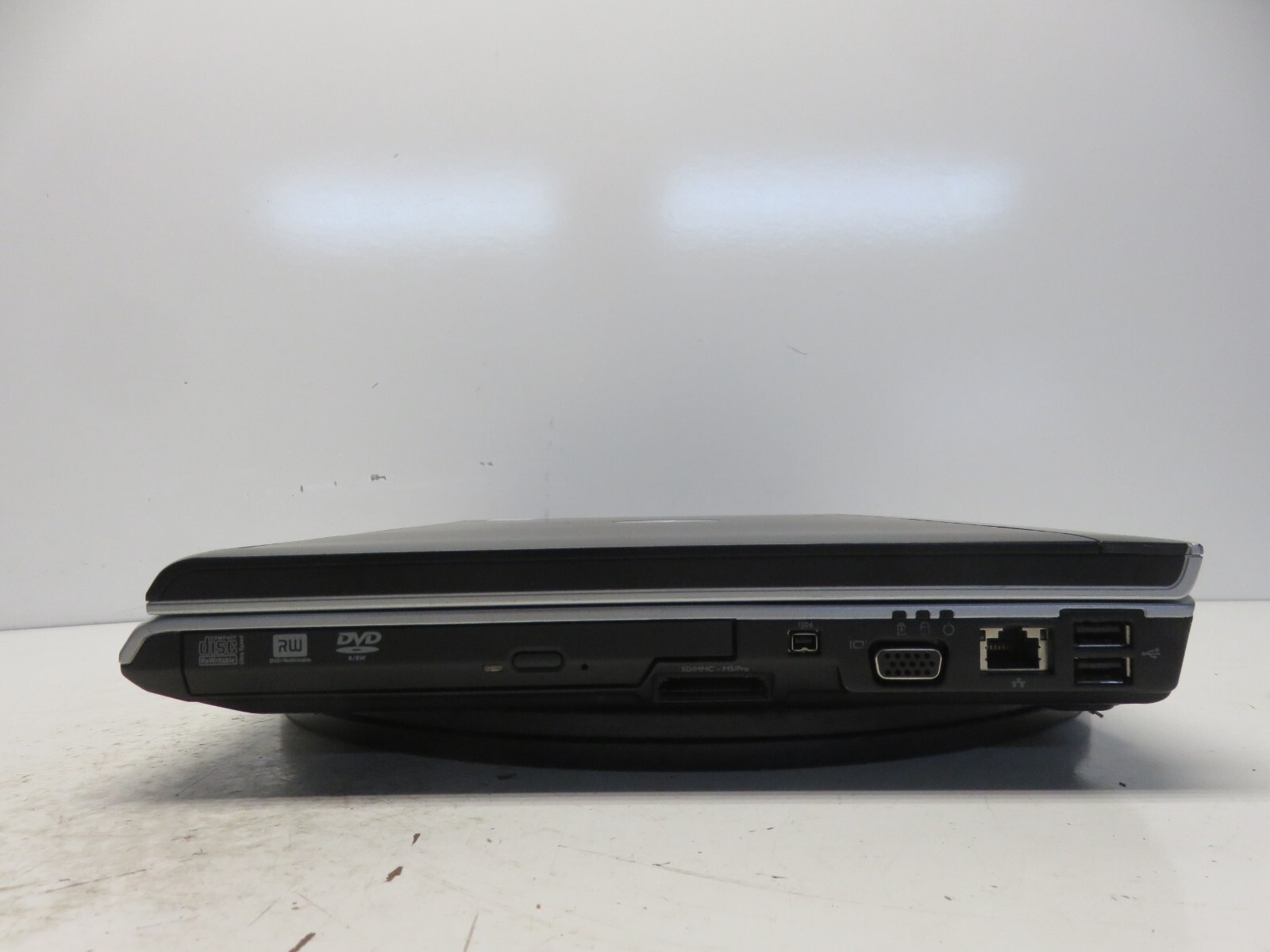 Dell Inspiron 1520 Intel Core 2 Duo 06FD 1.66GHz 2 GB NO HDD No Batt