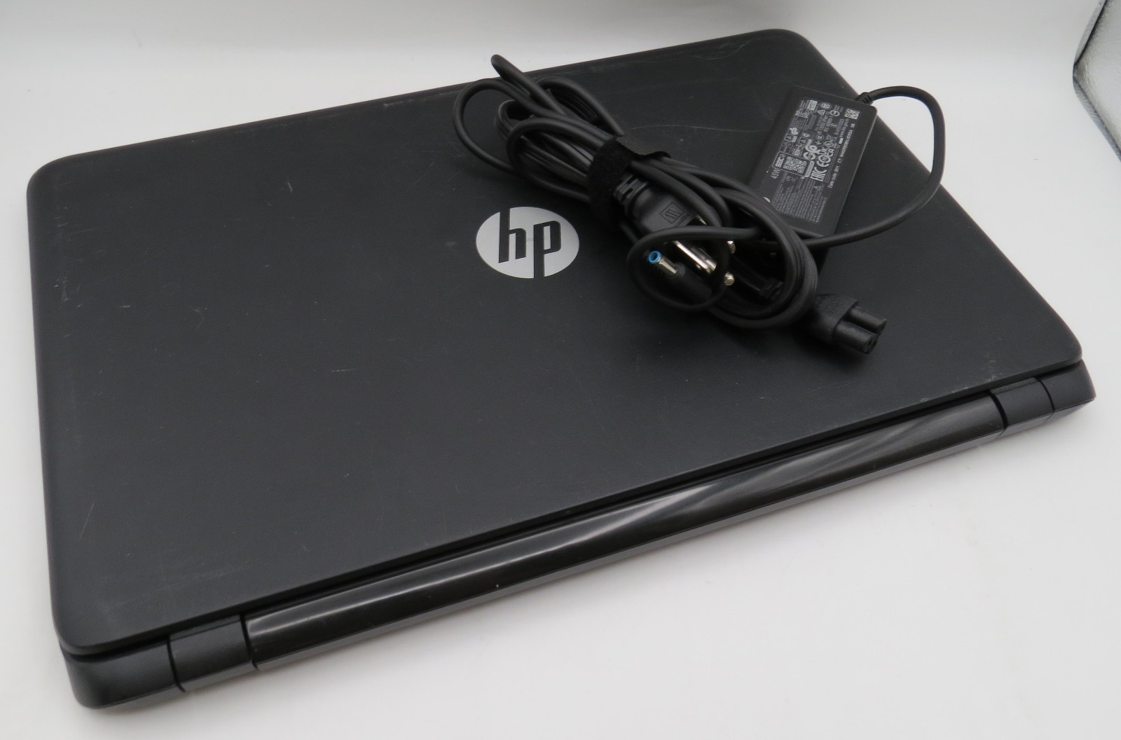 HP 15-f100dx | AMD A8-6410 @ 2GHz | 6GB DDR3 | 256GB SSD | 15″ | No OS