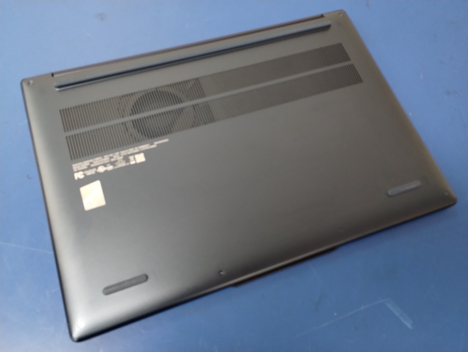 Lenovo IdeaPad Slim 5 16AKP10, AMD Ryzen AI 7 350, 2.00 GHz, 16 GB RAM 1 TB NVMe