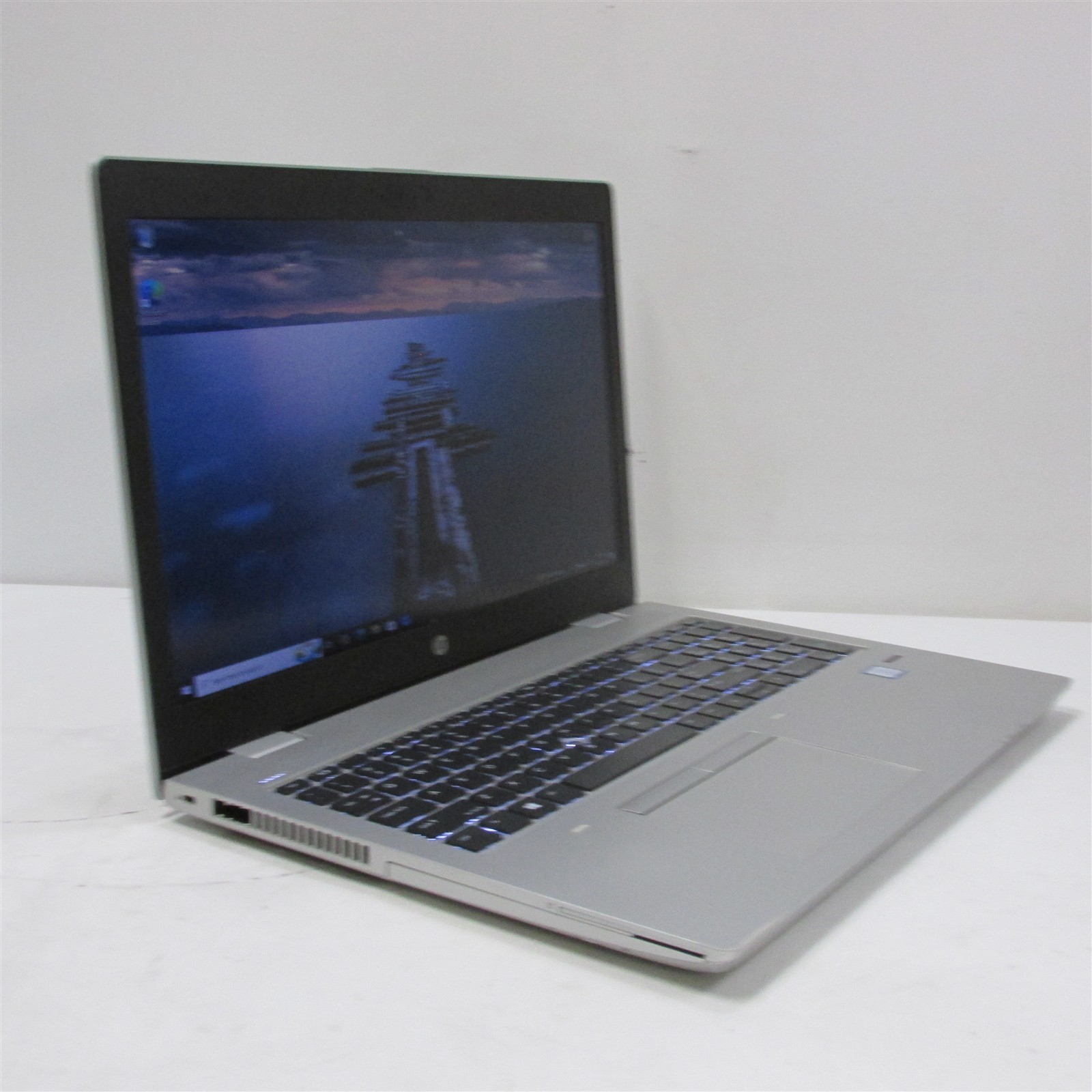 HP Probook 650 G4 i5-7200U 2.5GHz 8GB RAM 128GB m.2 15.6″ W10P BAD KEY/COSM DMG