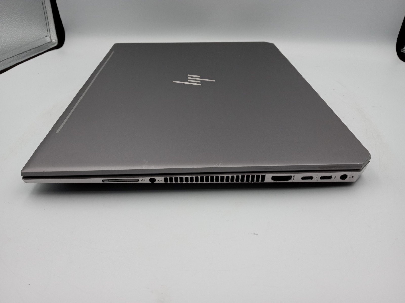 HP ZBook Studio G5 15″ Intel i7-8850H 4GB RAM 128GB SSD Windows 11 – NO BATTERY