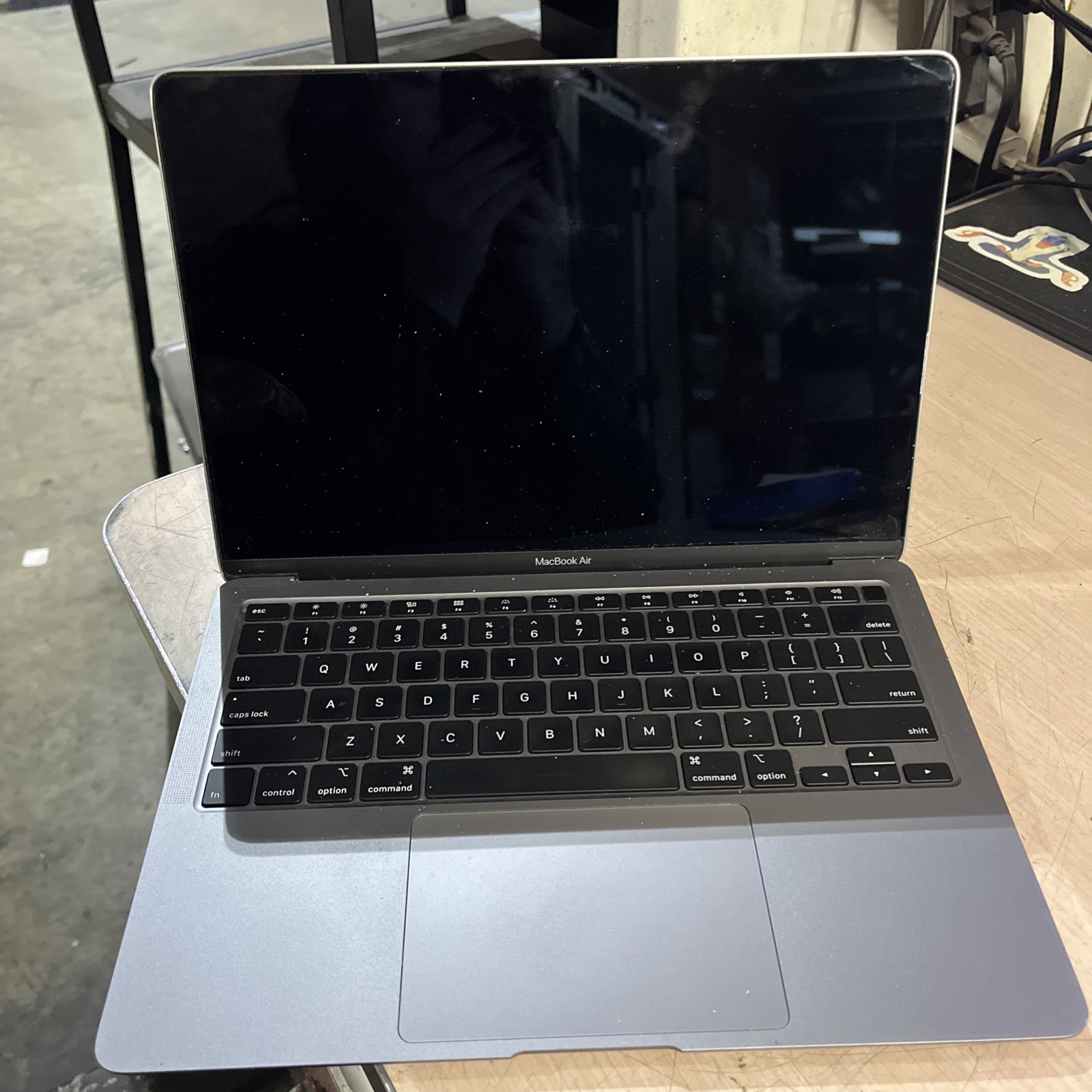 APPLE MACBOOK AIR 13″ SCISSOR, 2020 CORE I3-1000NG4 1.1GHZ 8GB RAM 256SSD ‘