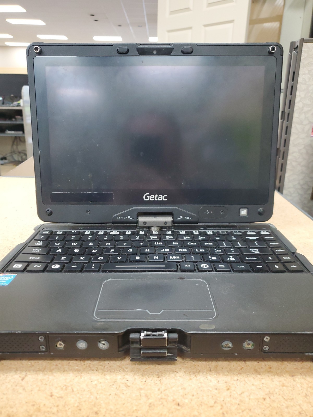 GETAC V110 Laptop Tablet Touch Screen i5-4300U 1.90GHz 8gB No HDD 9811hrs