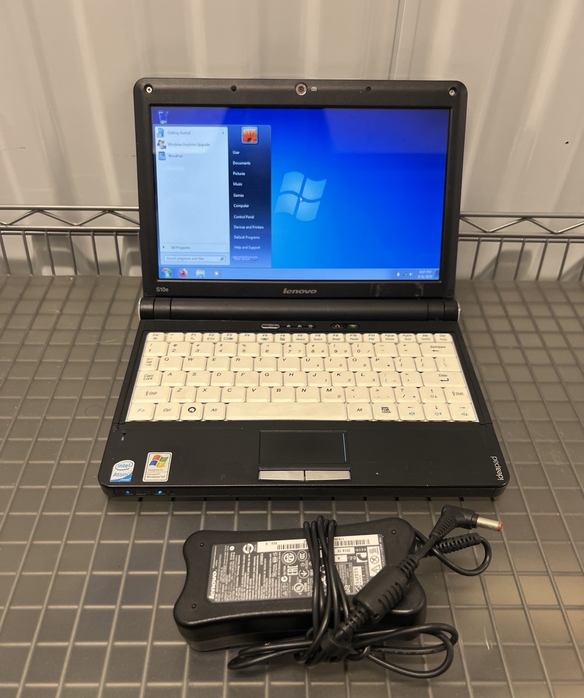Lenovo IdeaPad S10e & CHARGER Windows XP Netbook 240GB SSD