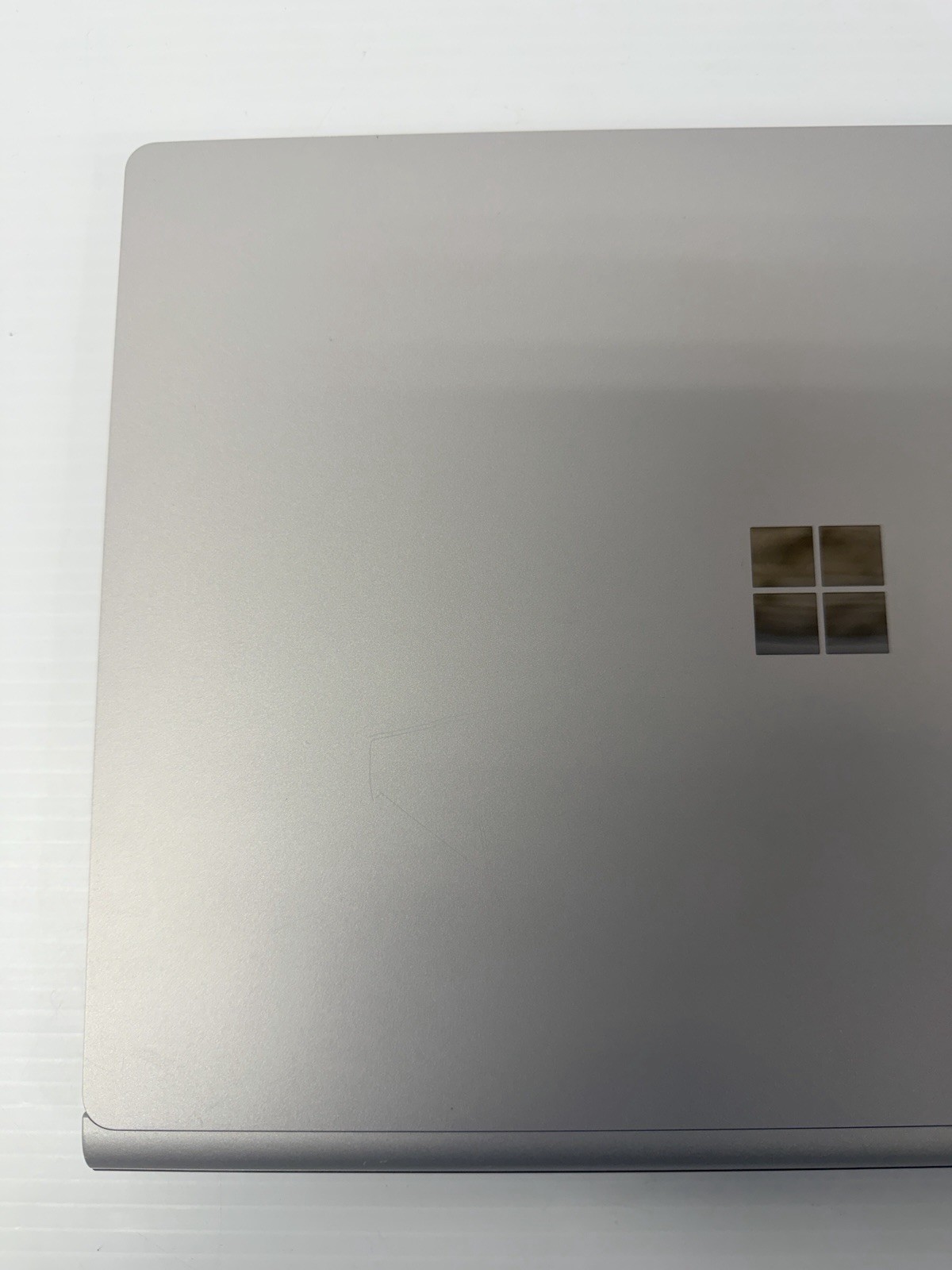 Microsoft Surface Book 2 13.5″ i7-8650U 16GB RAM 512GB SSD GTX 1050 2GB Win 11 P