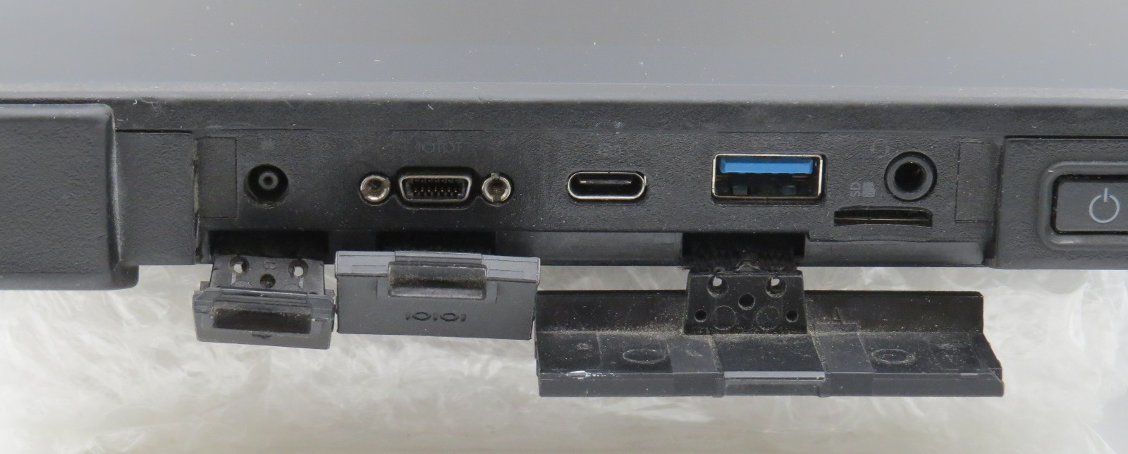 Dell Latitude 7212 Rugged i3-7100U @ 2.4 8GB RAM 11.6″ No OS/HDD