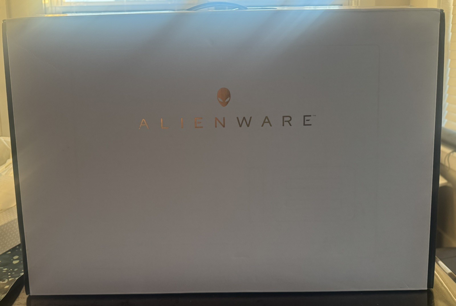 Alienware M18 R1 Model P51E Reg Type P51E002 AMD Ryzen 7000 series 9