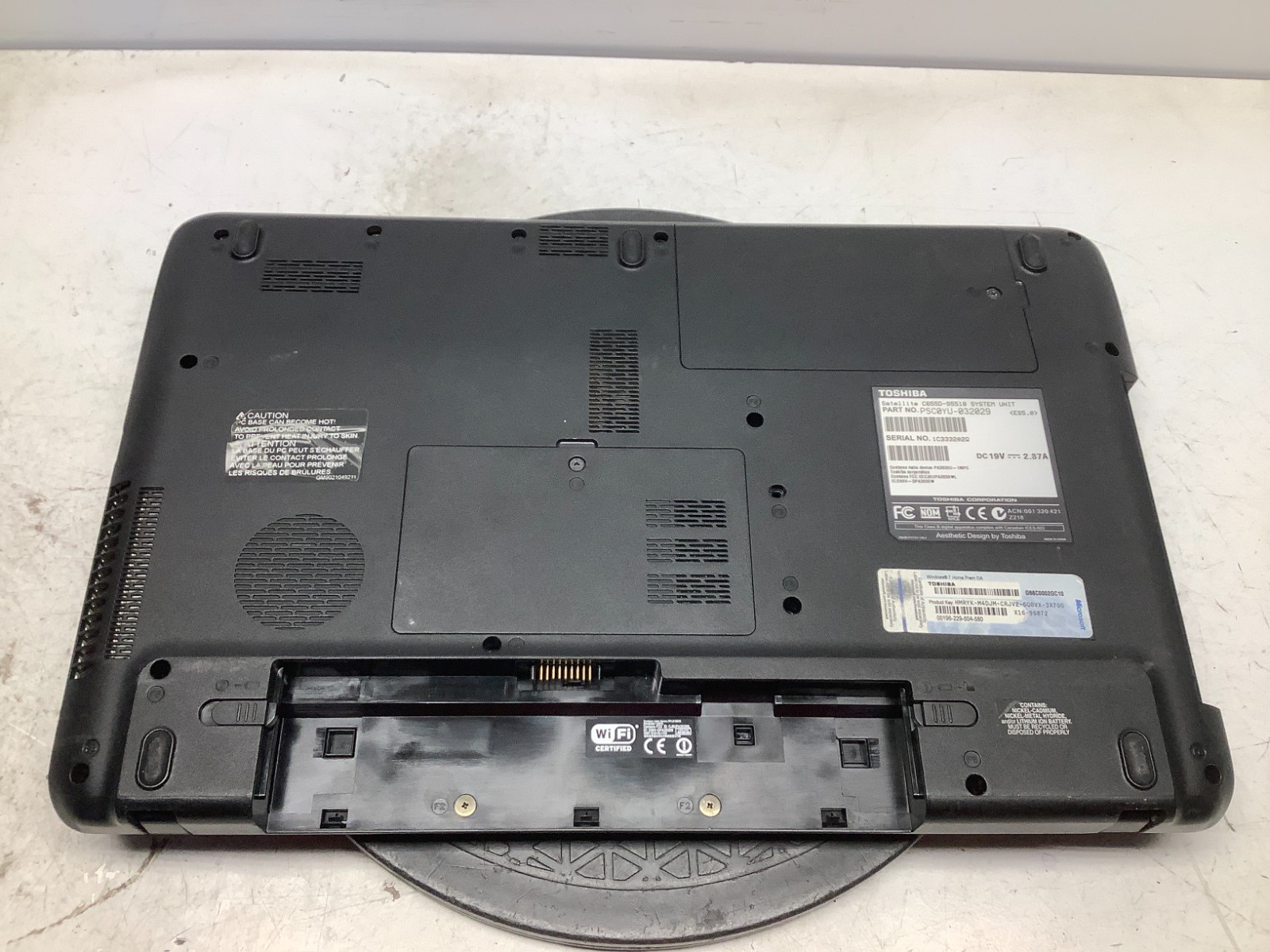 Toshiba Satellite C655D-S5518 AMD E-300 1.3GHz 4 GB NO HDD