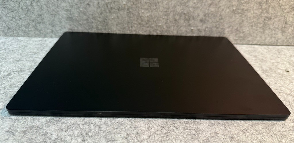 Microsoft Surface Laptop 3 15″ Intel i7-1065G7 16G 512GB SSD Windows 11 Pro