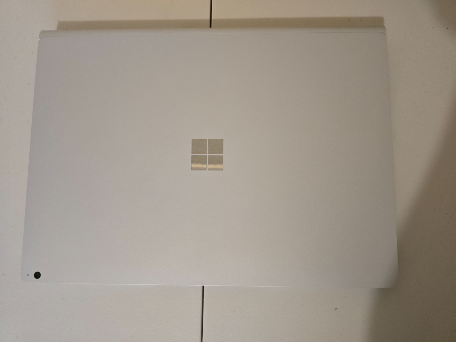 Microsoft Surface Book 2 15″ – i7 16GB 512GB GTX 1060 – AS‑IS for Part/Repairs