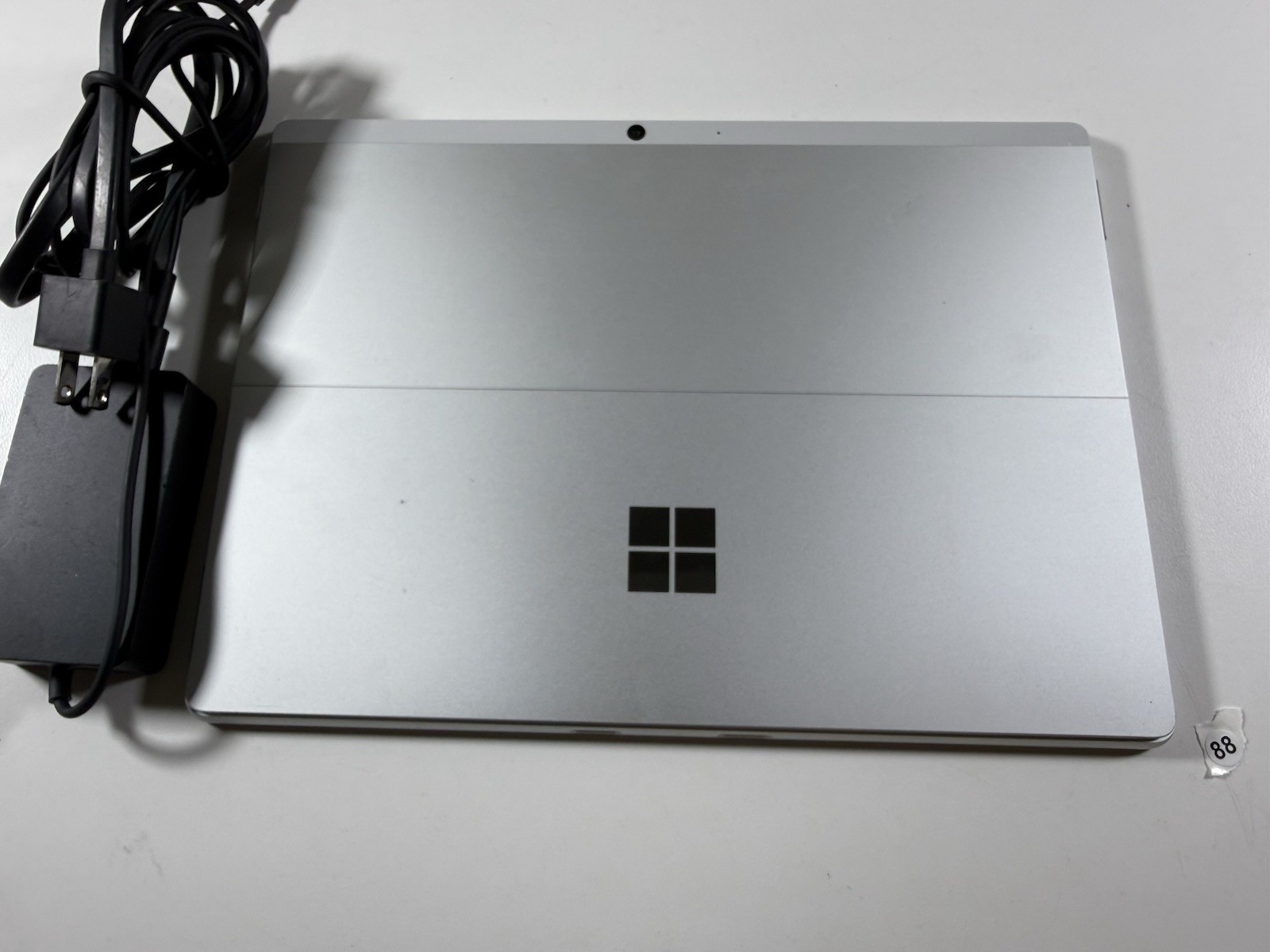 Microsoft Surface Pro 8 (1982) i5-1145G7 – 16GB RAM – 256GB 120Hz – Win 11 Pro
