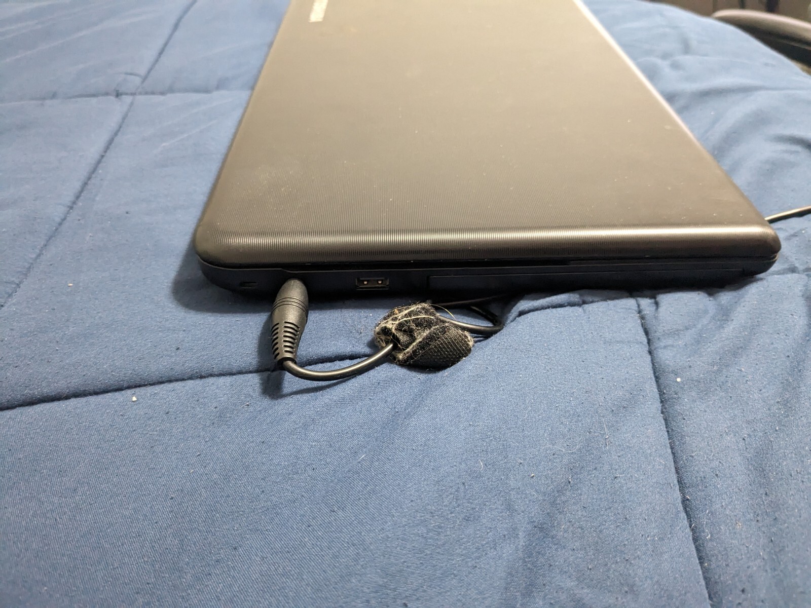 Toshiba Satellite C55-A5220 Celeron 1037U 1.8GHz 2 GB Has HD/BAT